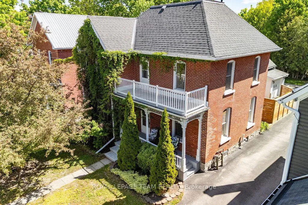 Photo 3 of 241 John Street N, Arnprior — HOMEH