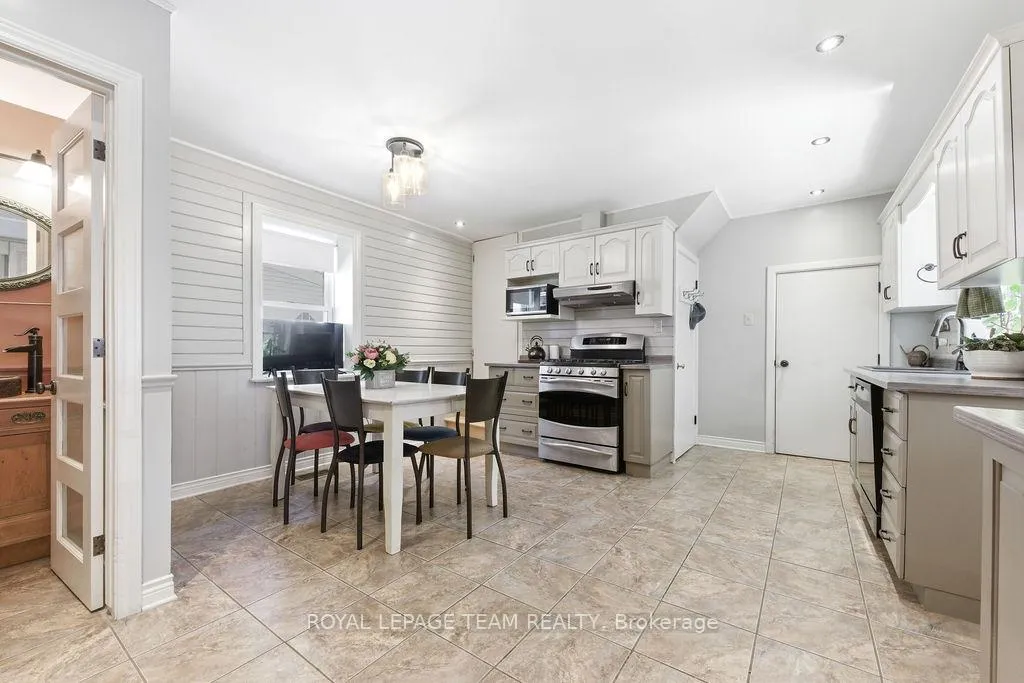Photo 17 of 241 John Street N, Arnprior — HOMEH