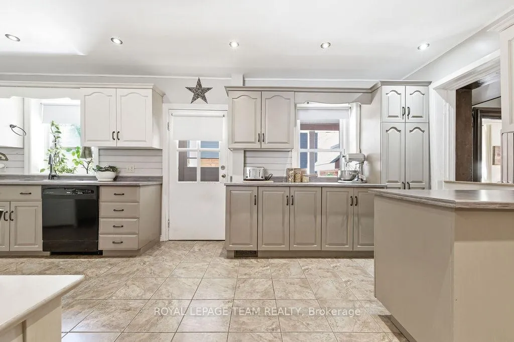 Photo 18 of 241 John Street N, Arnprior — HOMEH