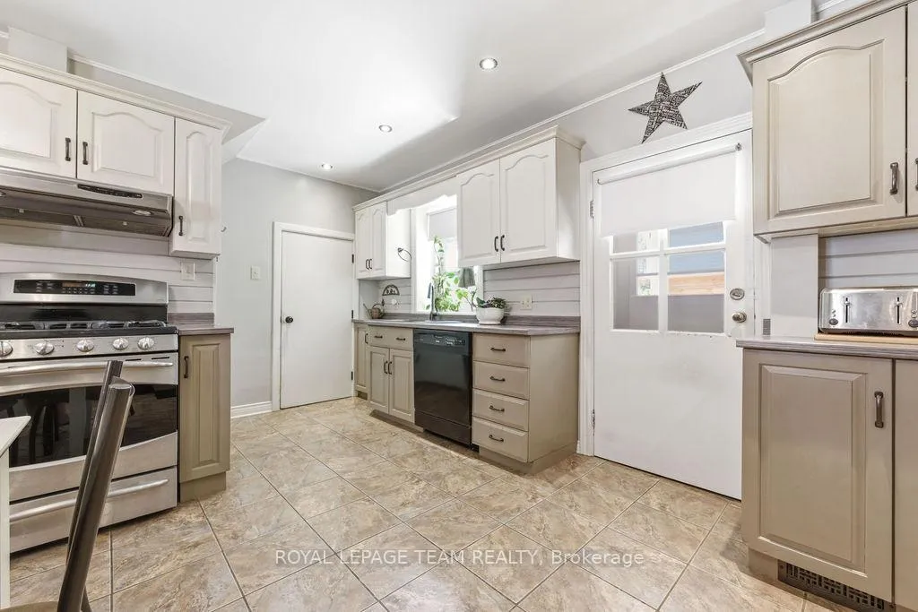 Photo 20 of 241 John Street N, Arnprior — HOMEH