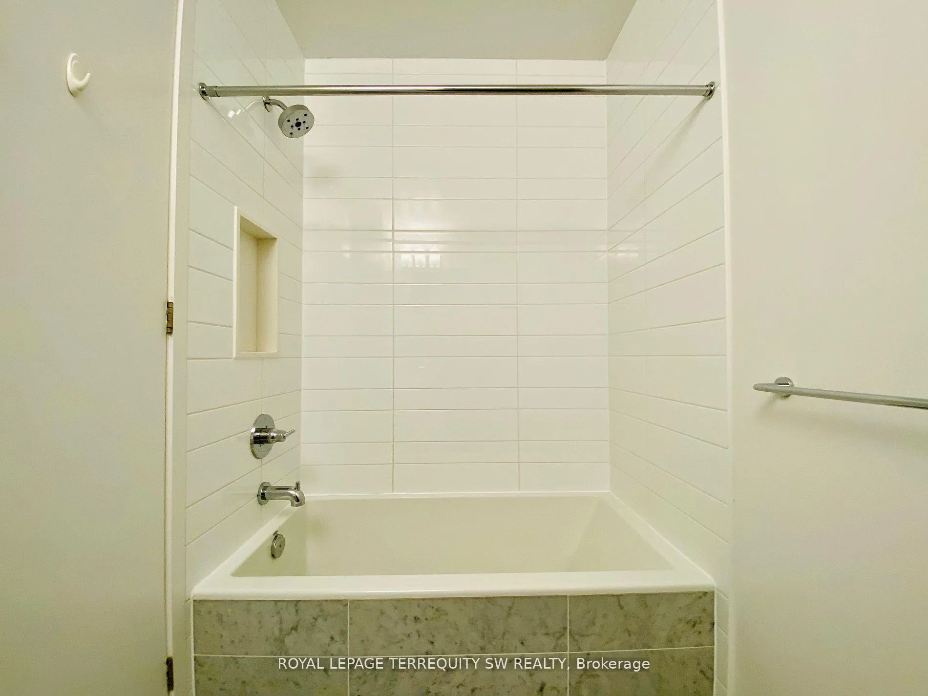 Photo 8 of Unit LPH09, 38 Iannuzzi Street, Toronto, Niagara — HOMEH
