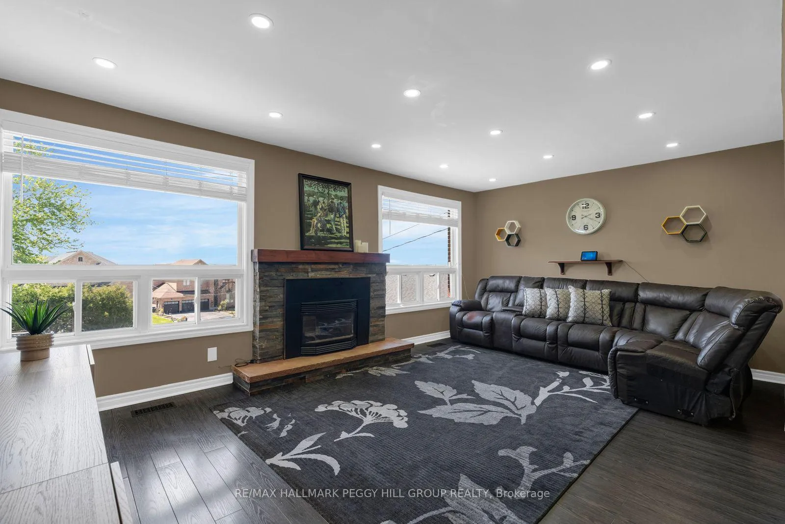 Photo 2 of 865 John Street, Innisfil, Churchill — HOMEH