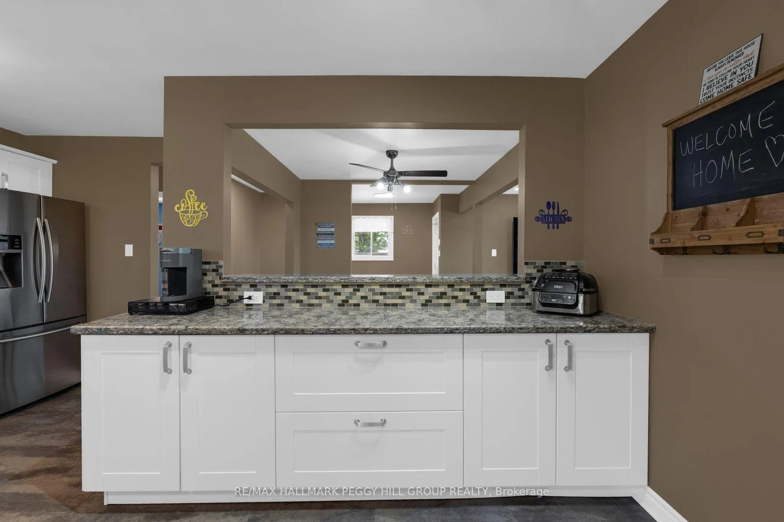 Photo 5 of 865 John Street, Innisfil, Churchill — HOMEH