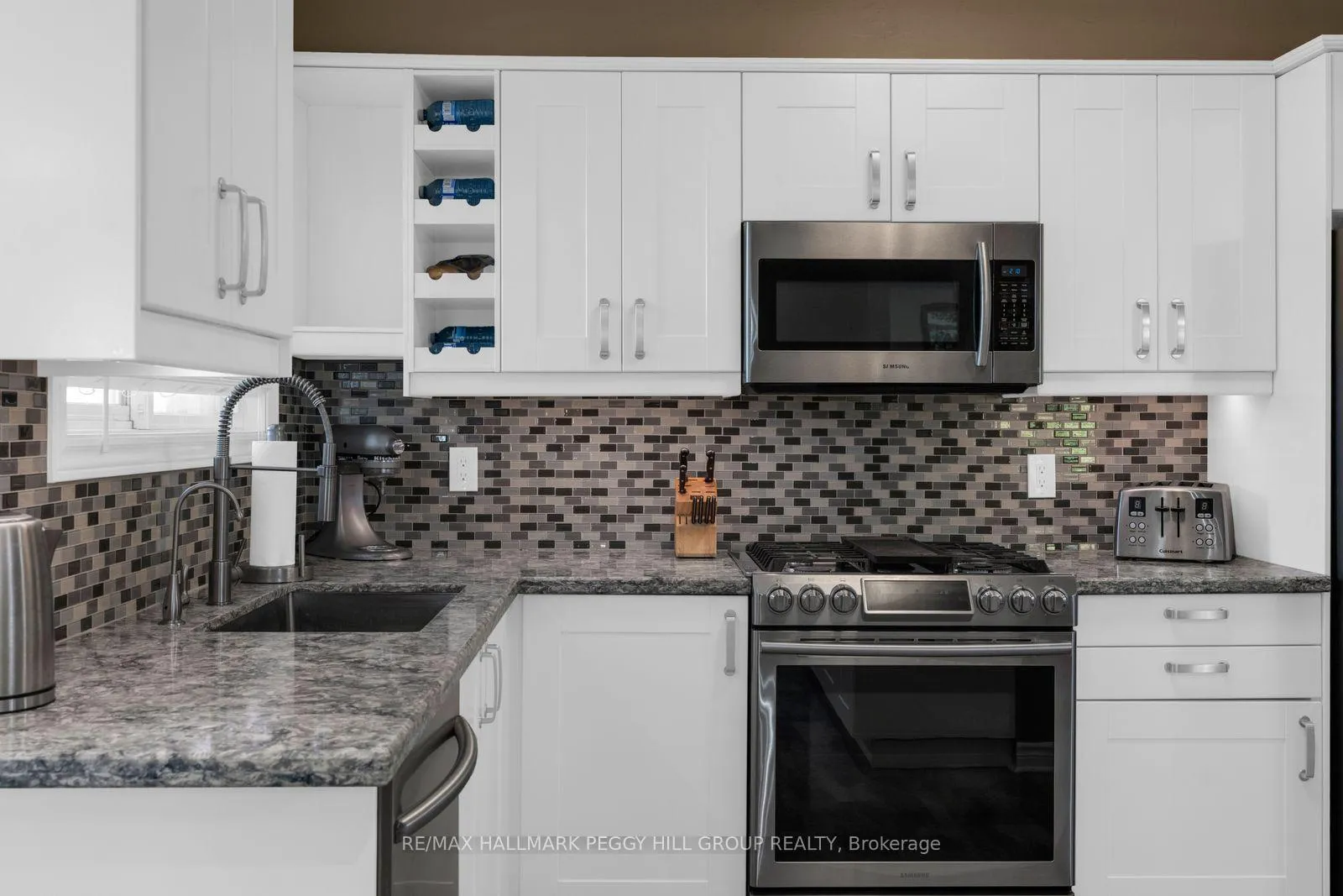 Photo 6 of 865 John Street, Innisfil, Churchill — HOMEH