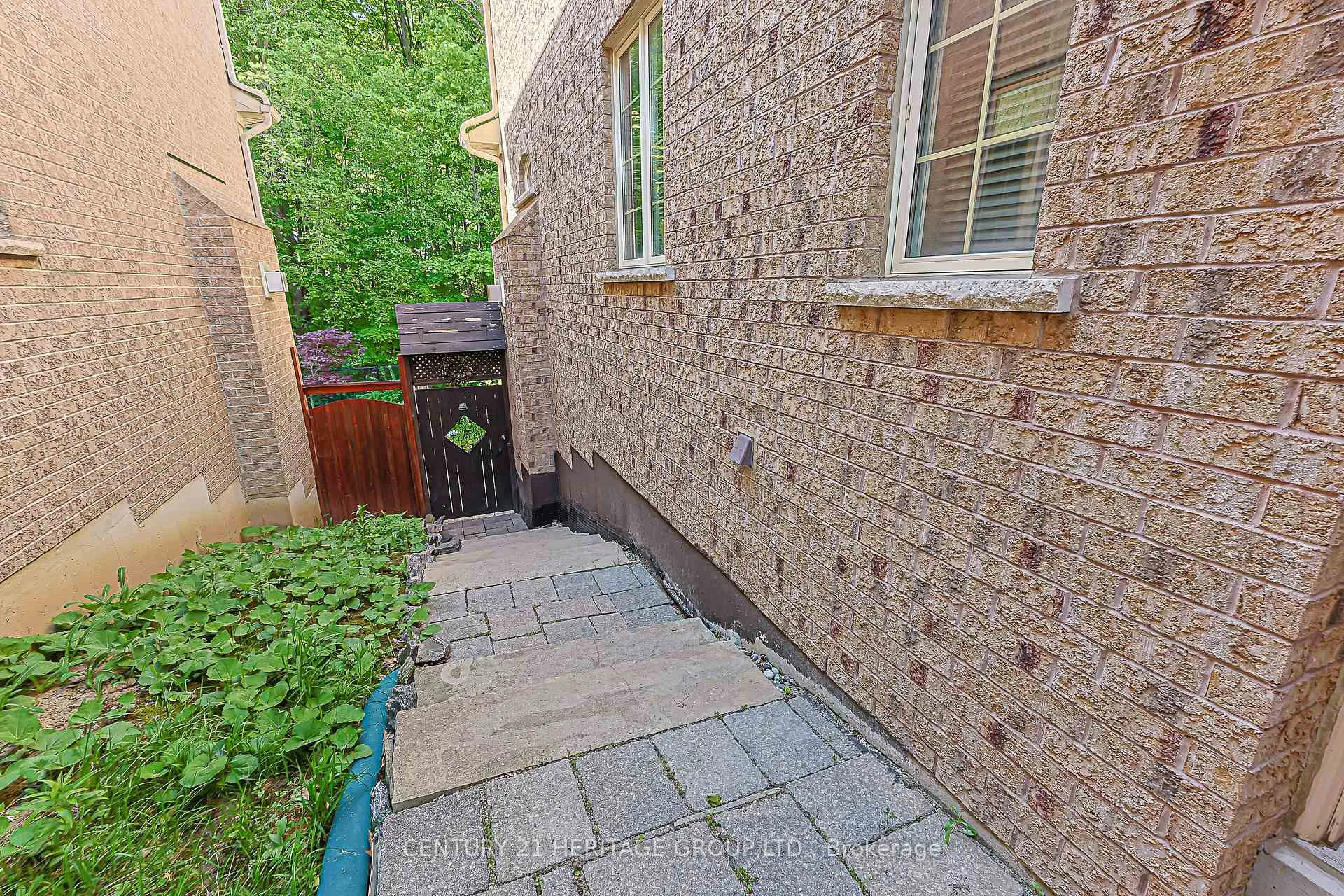 Photo 1 of 385 Maria Antonia Road, Vaughan, Vellore Village — HOMEH
