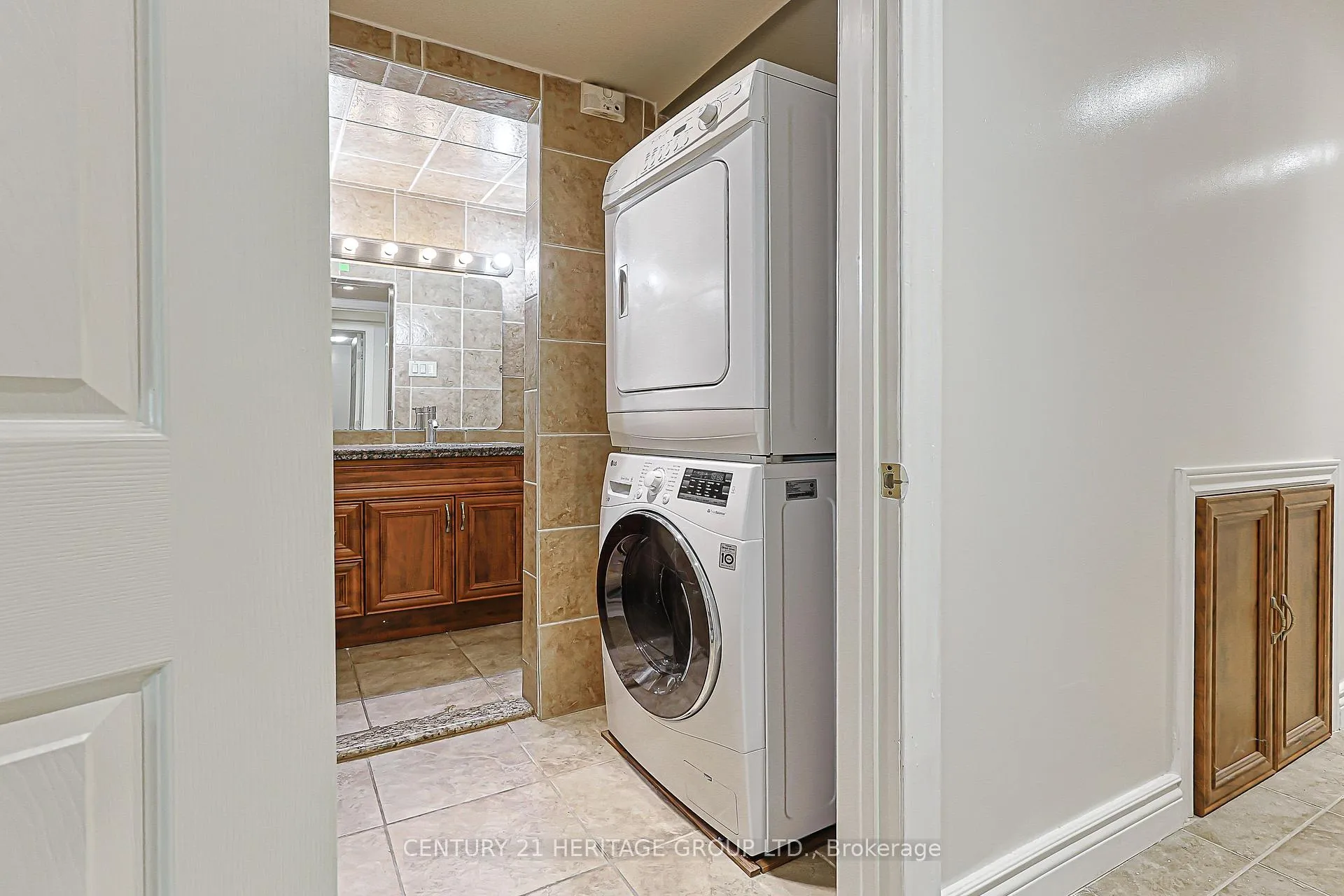 Photo 11 of 385 Maria Antonia Road, Vaughan, Vellore Village — HOMEH
