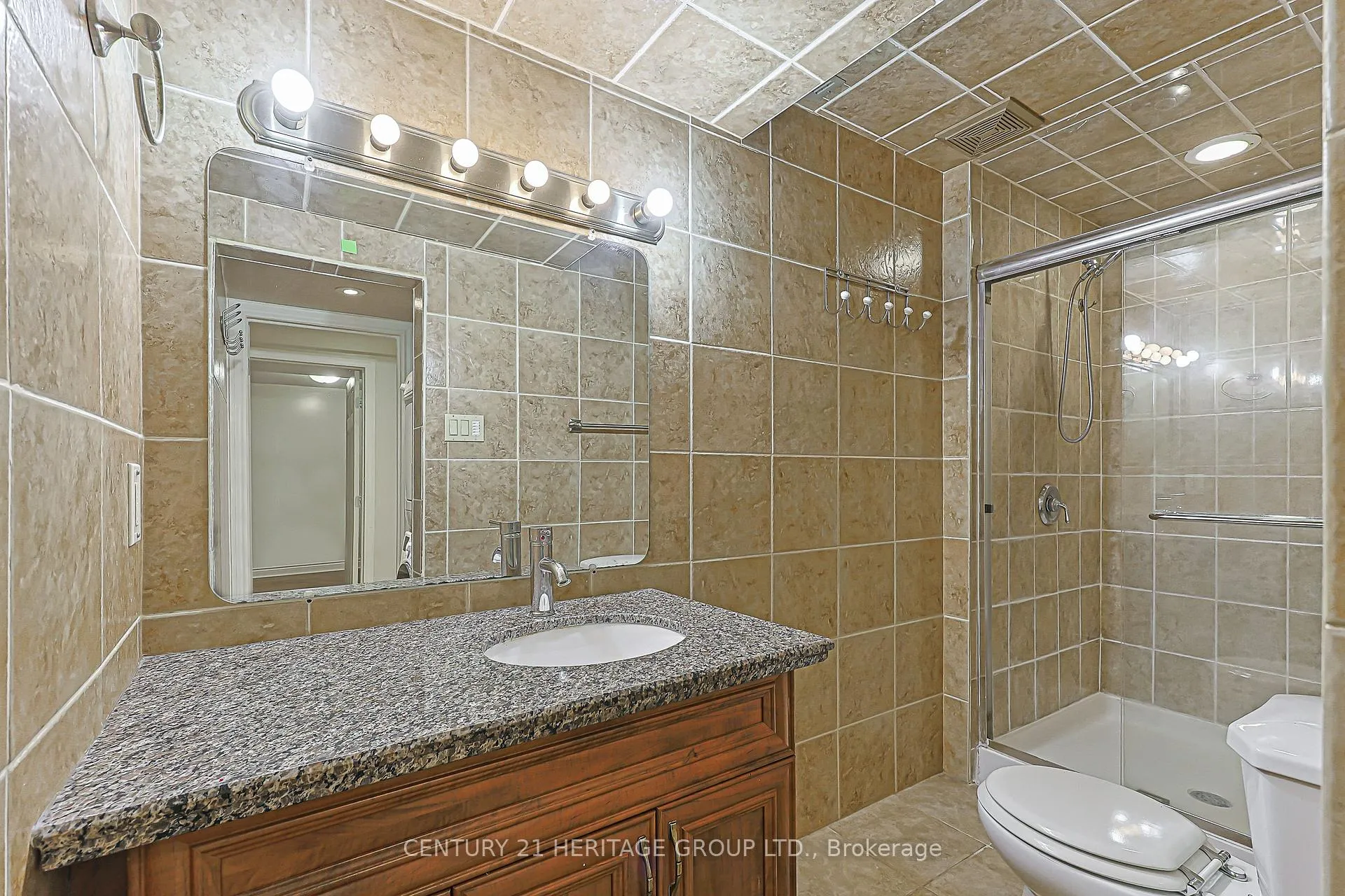 Photo 12 of 385 Maria Antonia Road, Vaughan, Vellore Village — HOMEH