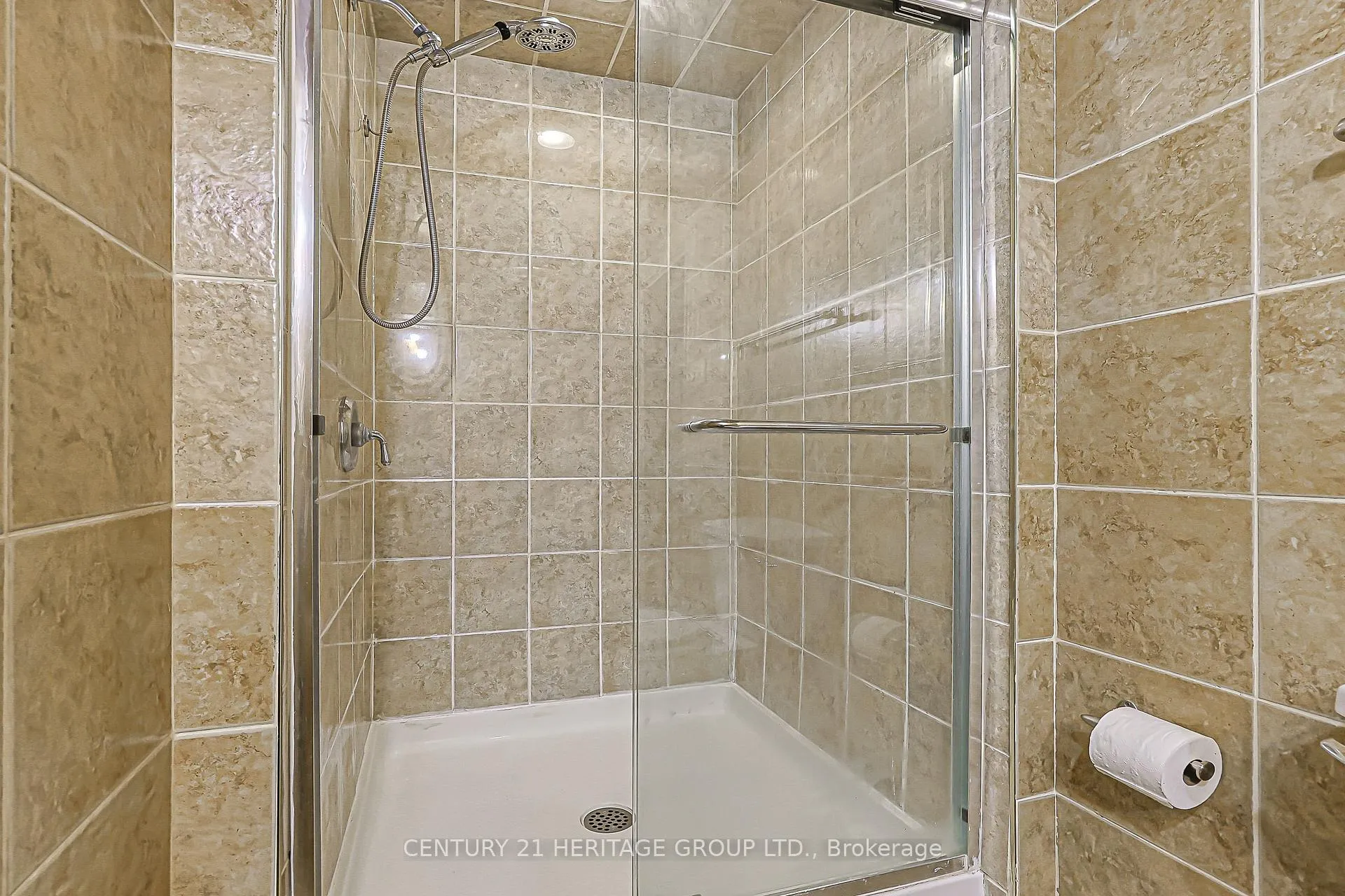 Photo 15 of 385 Maria Antonia Road, Vaughan, Vellore Village — HOMEH