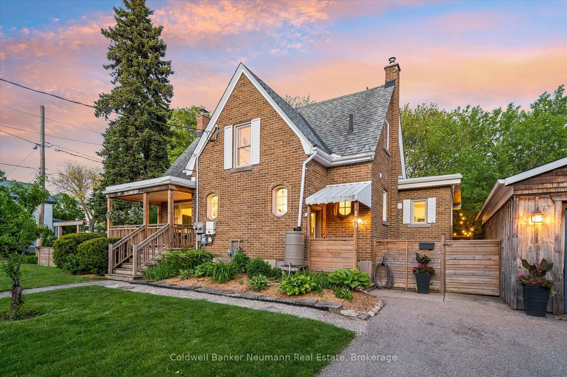 Photo 2 of 169 Palmer Street, Guelph, St. George's — HOMEH
