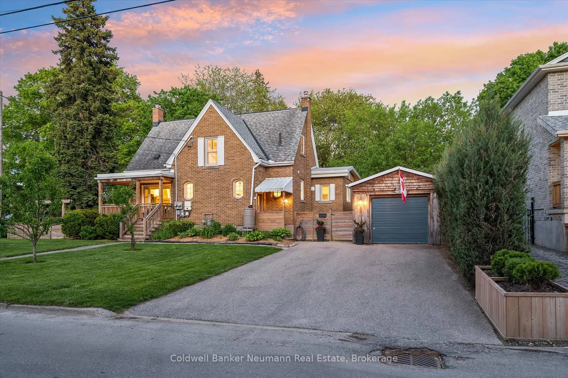 Photo 3 of 169 Palmer Street, Guelph, St. George's — HOMEH