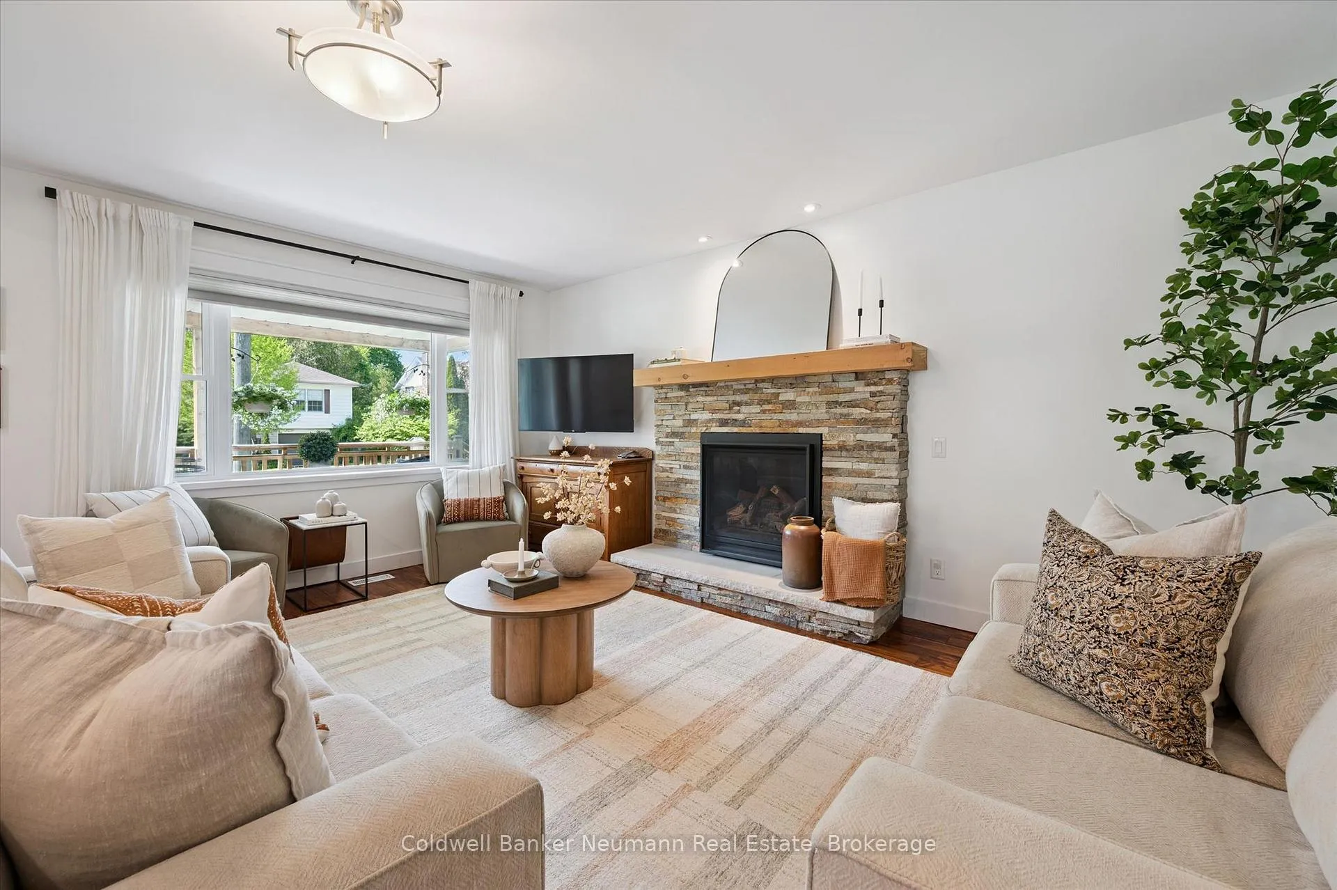 Photo 8 of 169 Palmer Street, Guelph, St. George's — HOMEH
