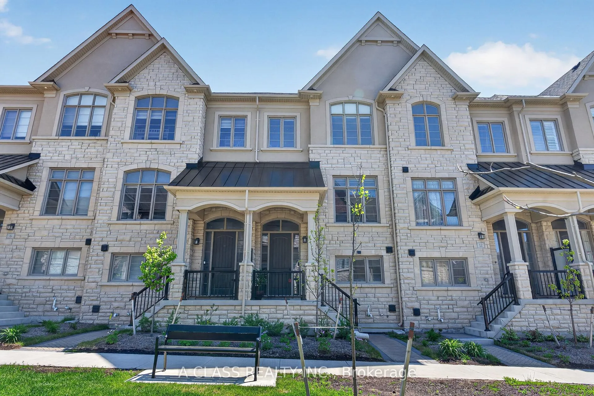 Front of 10 Abbey Hill Lane E