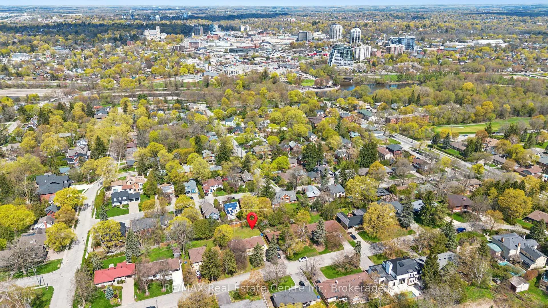 Photo 7 of 8 Harcourt Drive, Guelph, Dovercliffe Park/Old University — HOMEH