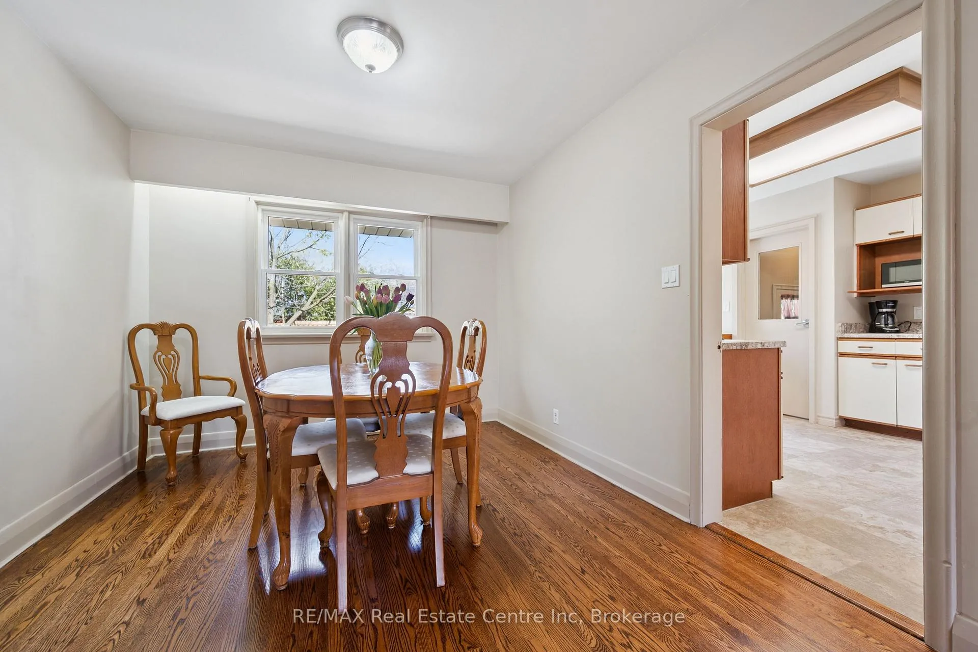 Photo 14 of 8 Harcourt Drive, Guelph, Dovercliffe Park/Old University — HOMEH