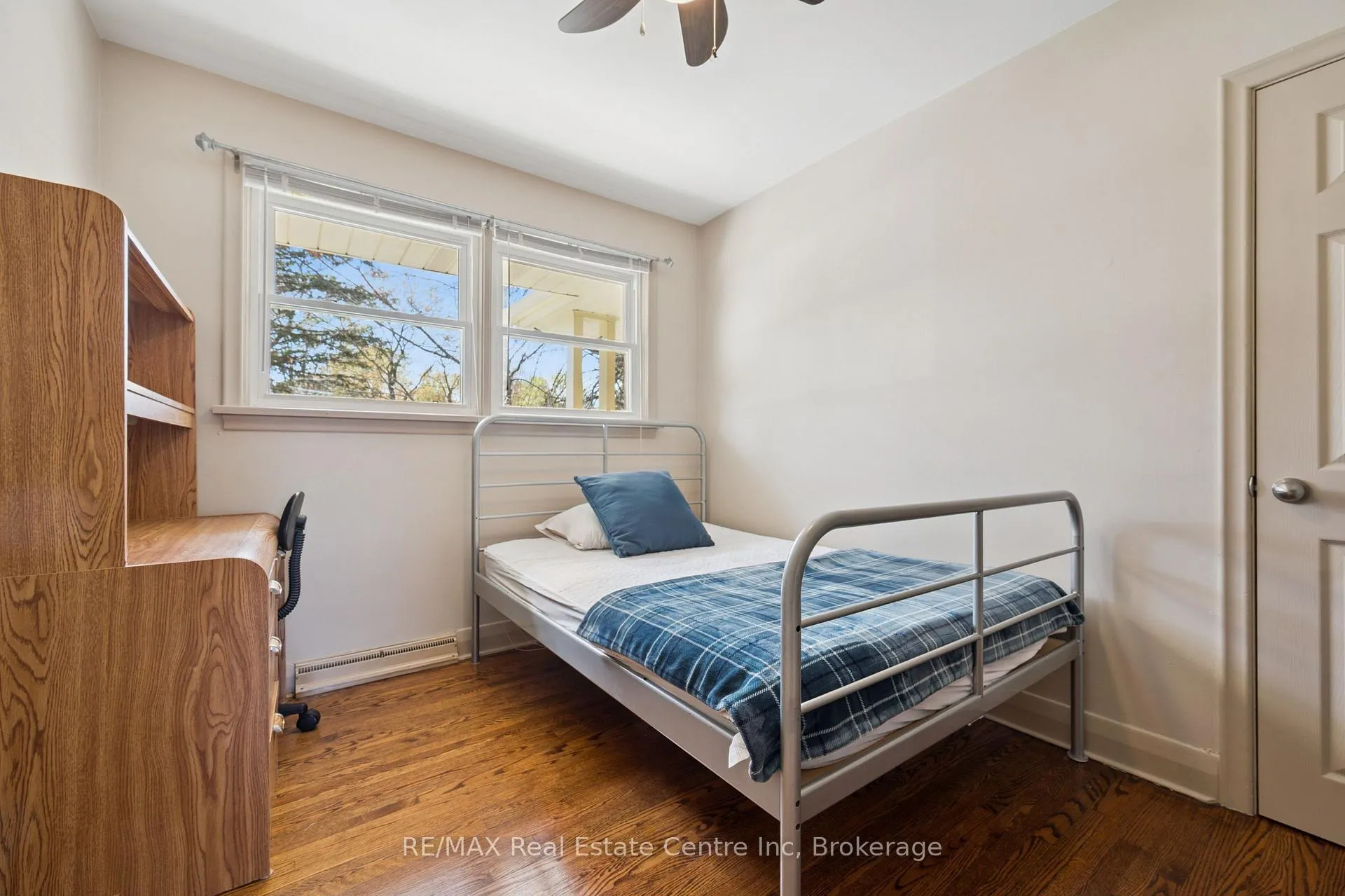 Photo 22 of 8 Harcourt Drive, Guelph, Dovercliffe Park/Old University — HOMEH