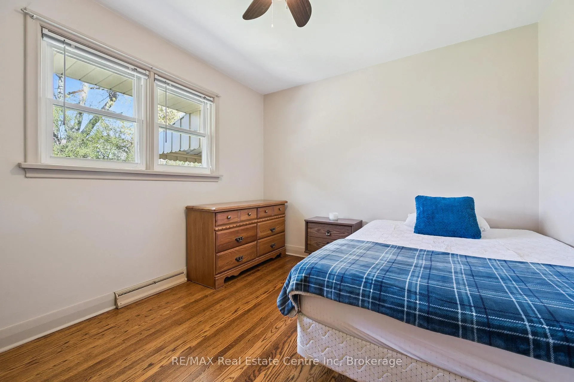 Photo 24 of 8 Harcourt Drive, Guelph, Dovercliffe Park/Old University — HOMEH
