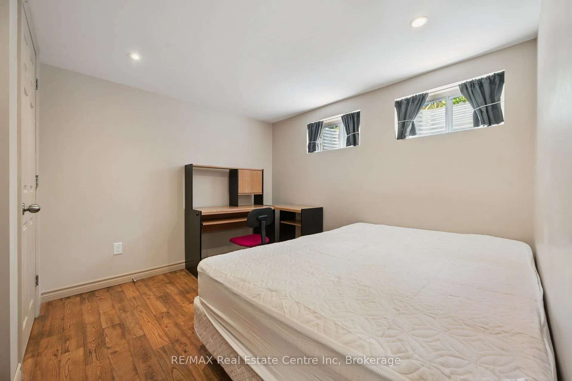 Photo 30 of 8 Harcourt Drive, Guelph, Dovercliffe Park/Old University — HOMEH