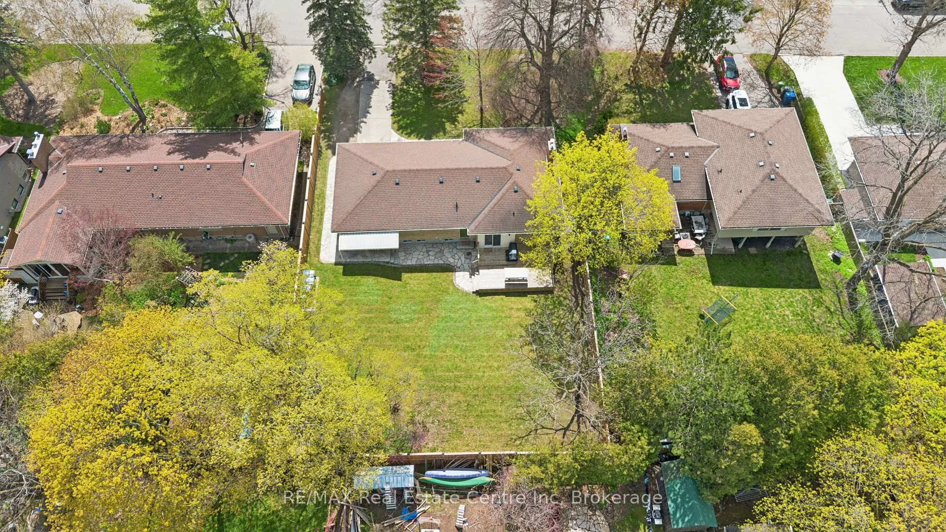 Photo 36 of 8 Harcourt Drive, Guelph, Dovercliffe Park/Old University — HOMEH