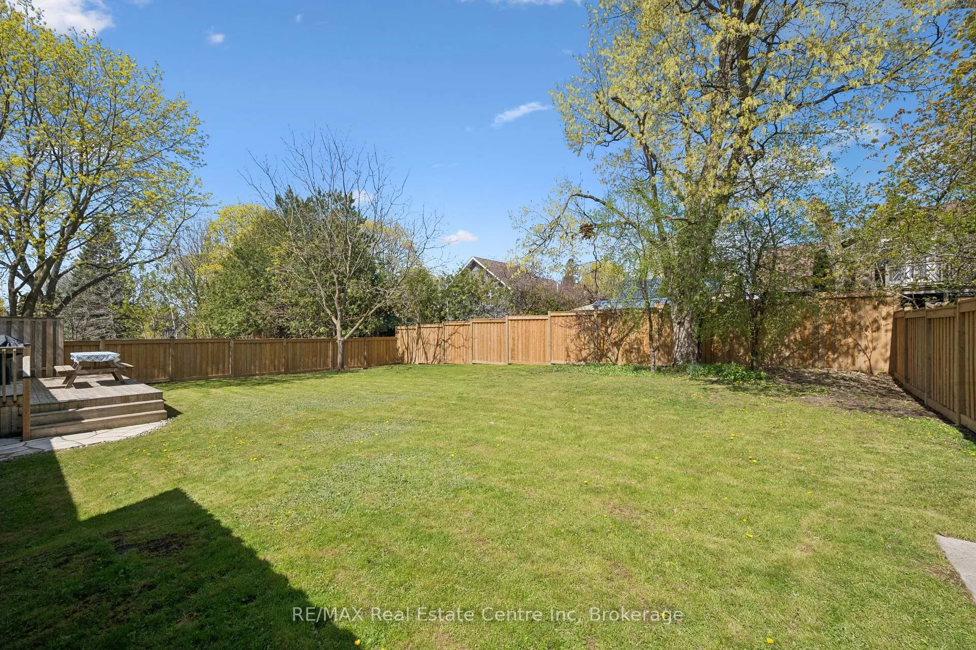 Photo 39 of 8 Harcourt Drive, Guelph, Dovercliffe Park/Old University — HOMEH