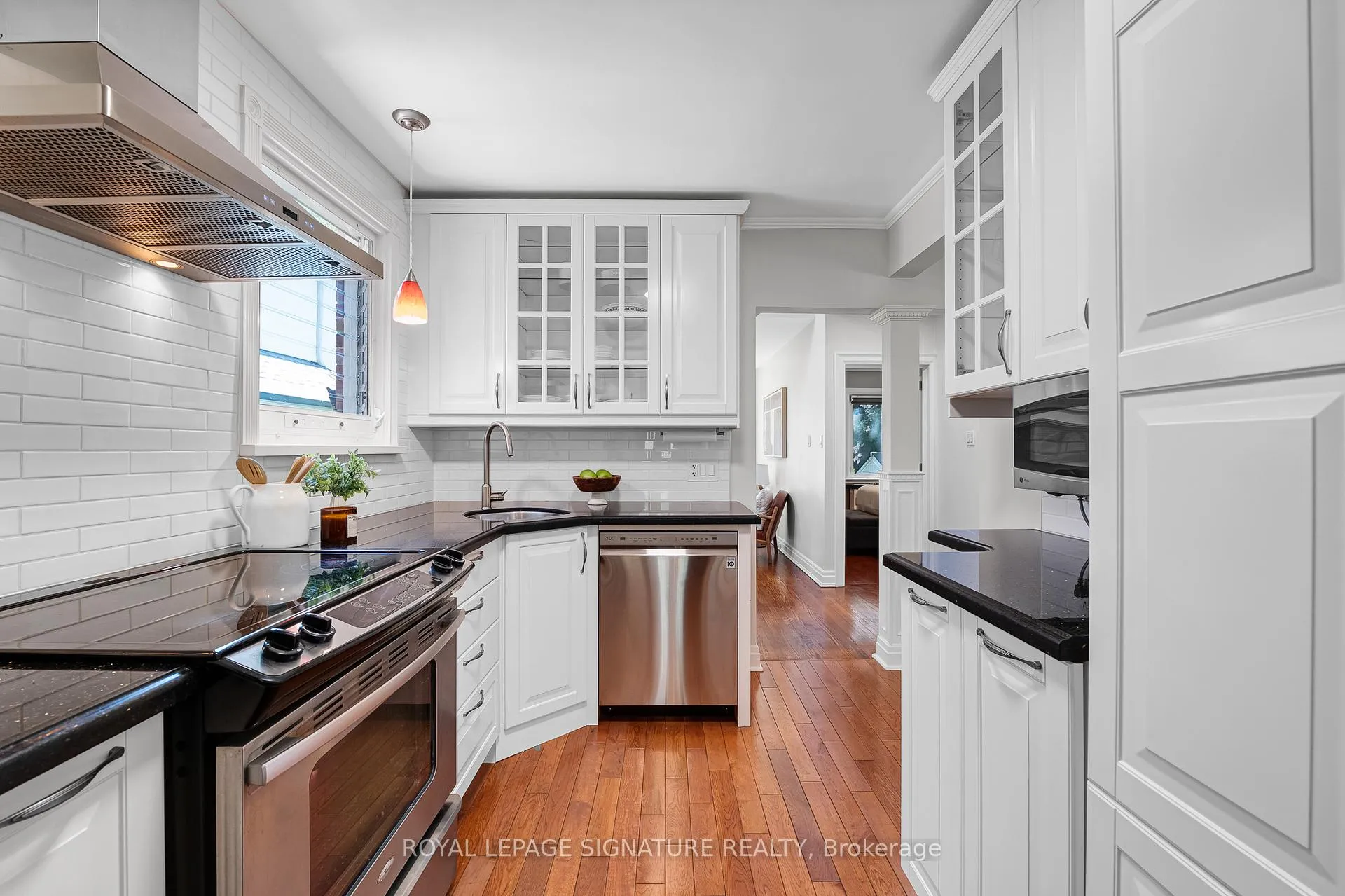 Photo 8 of 41 Southvale Drive, Toronto, Leaside — HOMEH