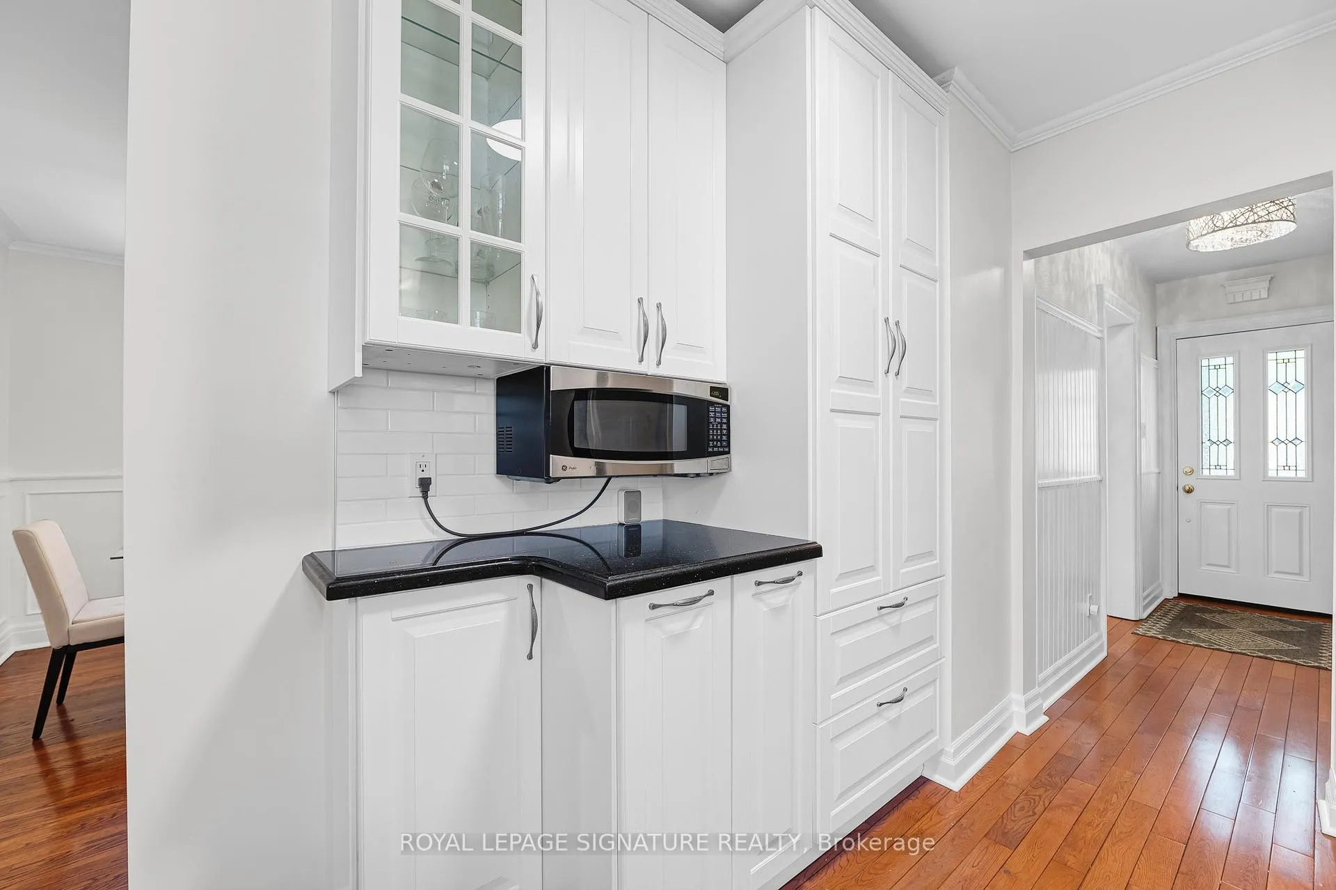 Photo 10 of 41 Southvale Drive, Toronto, Leaside — HOMEH