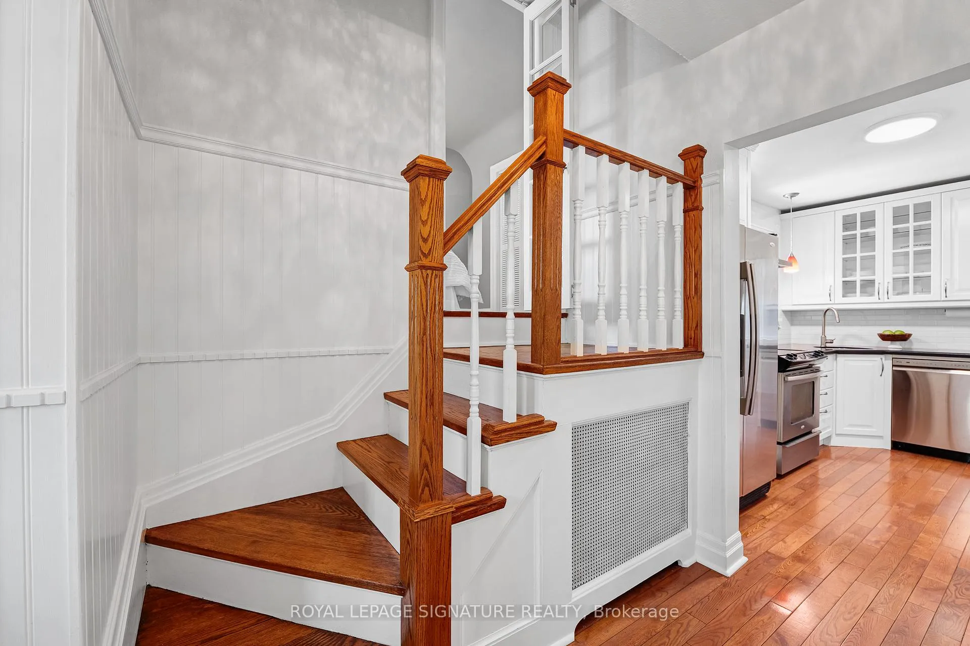 Photo 17 of 41 Southvale Drive, Toronto, Leaside — HOMEH