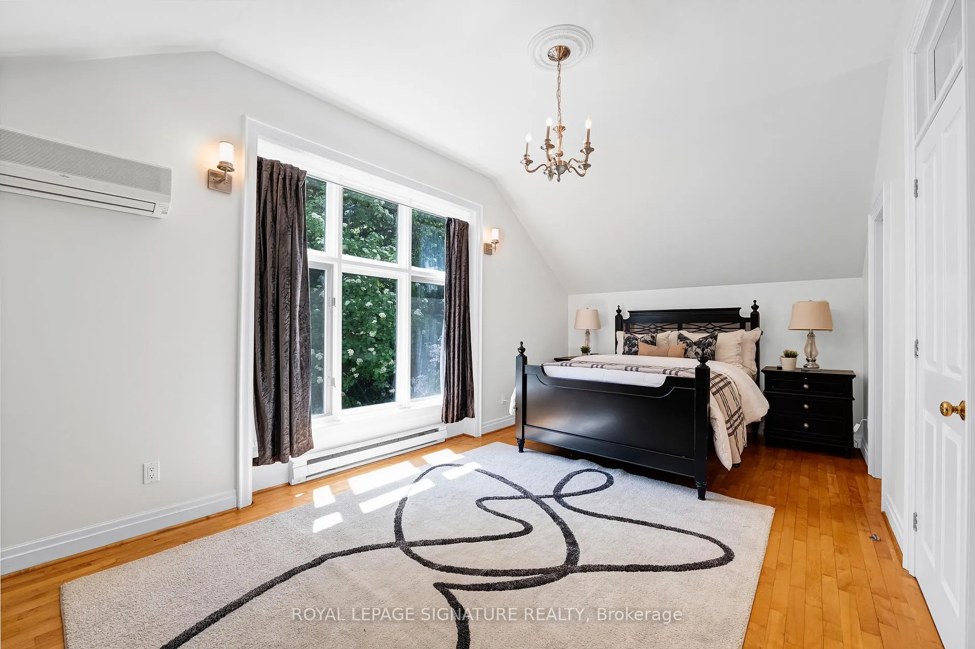 Photo 20 of 41 Southvale Drive, Toronto, Leaside — HOMEH