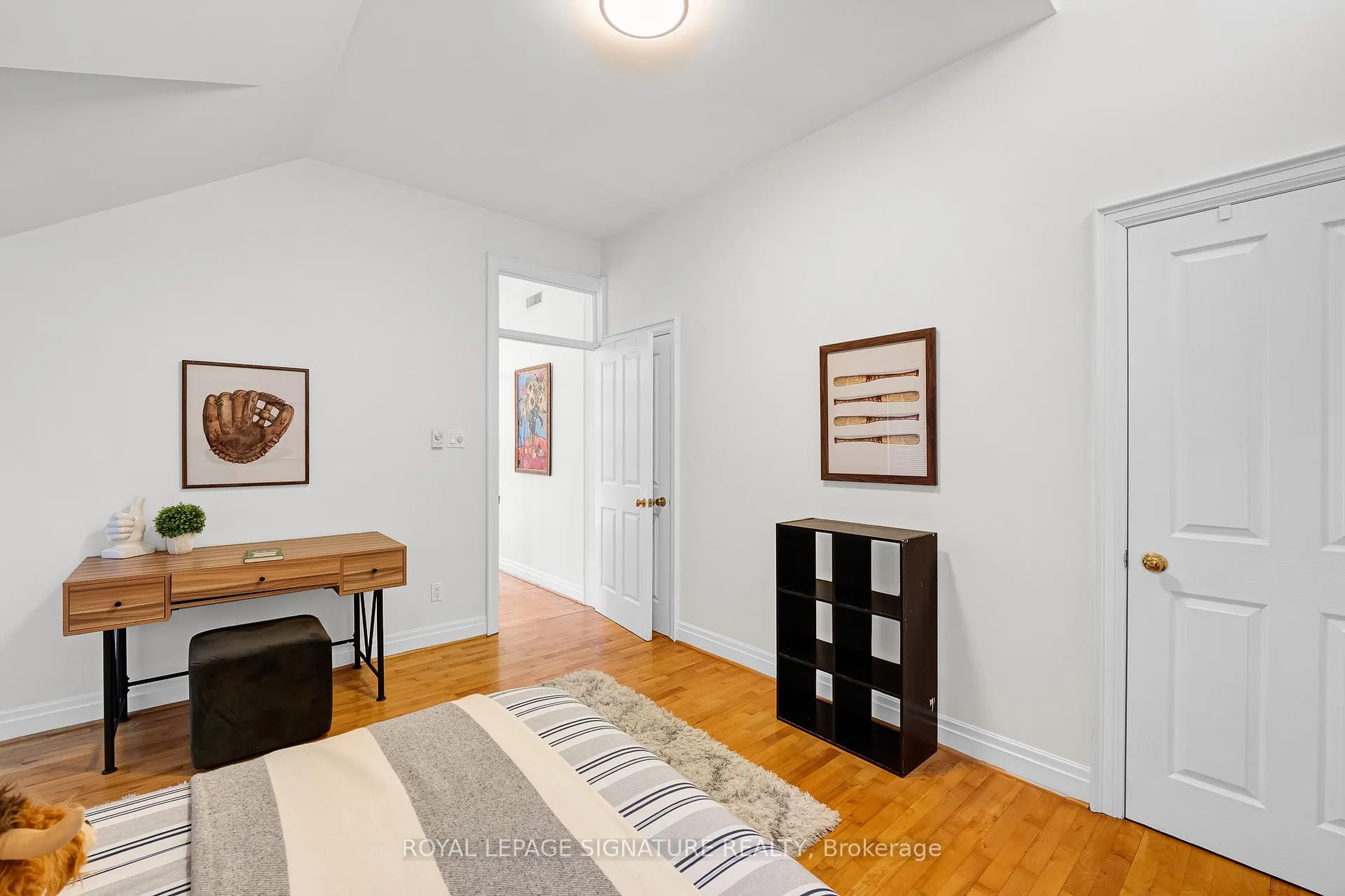 Photo 24 of 41 Southvale Drive, Toronto, Leaside — HOMEH