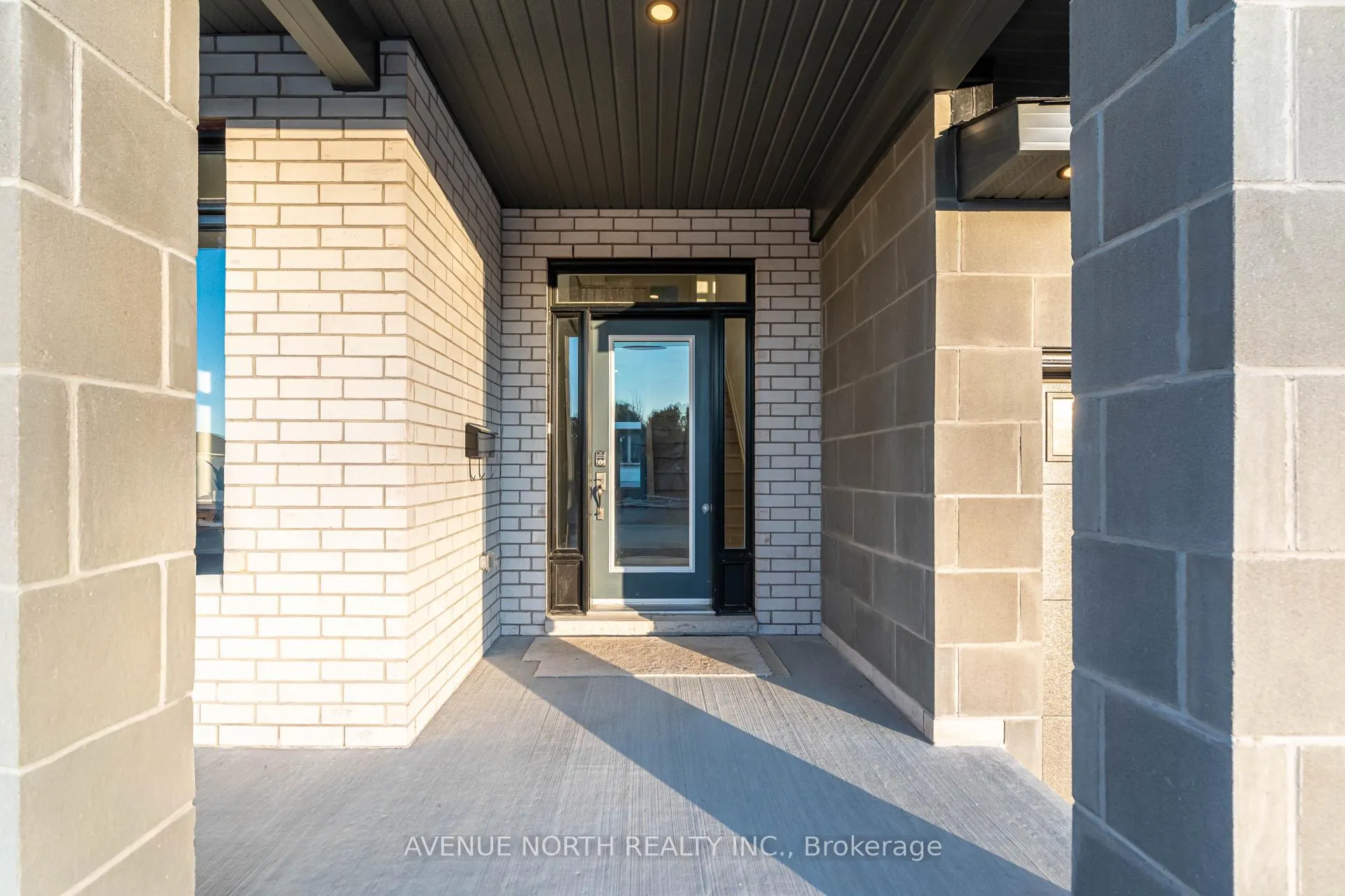 Photo 2 of 1729 Rotterdam Circle, Ottawa, Kanata - Rural Kanata (Central) — HOMEH