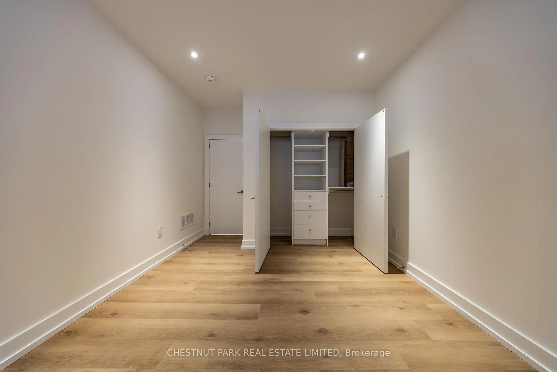 Photo 3 of Unit A, 29 Hatherley Road, Toronto, Caledonia-Fairbank — HOMEH