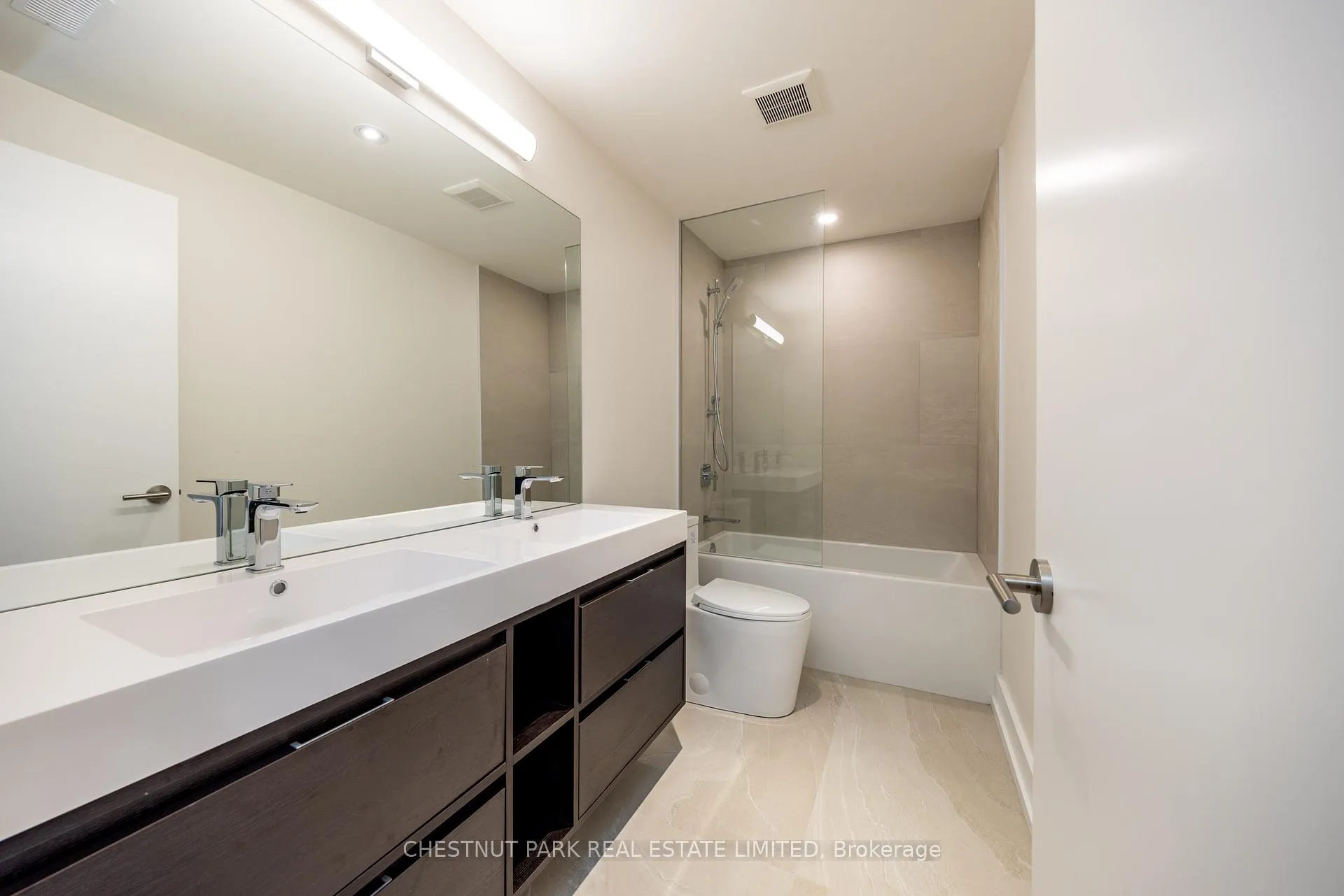 Photo 10 of Unit A, 29 Hatherley Road, Toronto, Caledonia-Fairbank — HOMEH