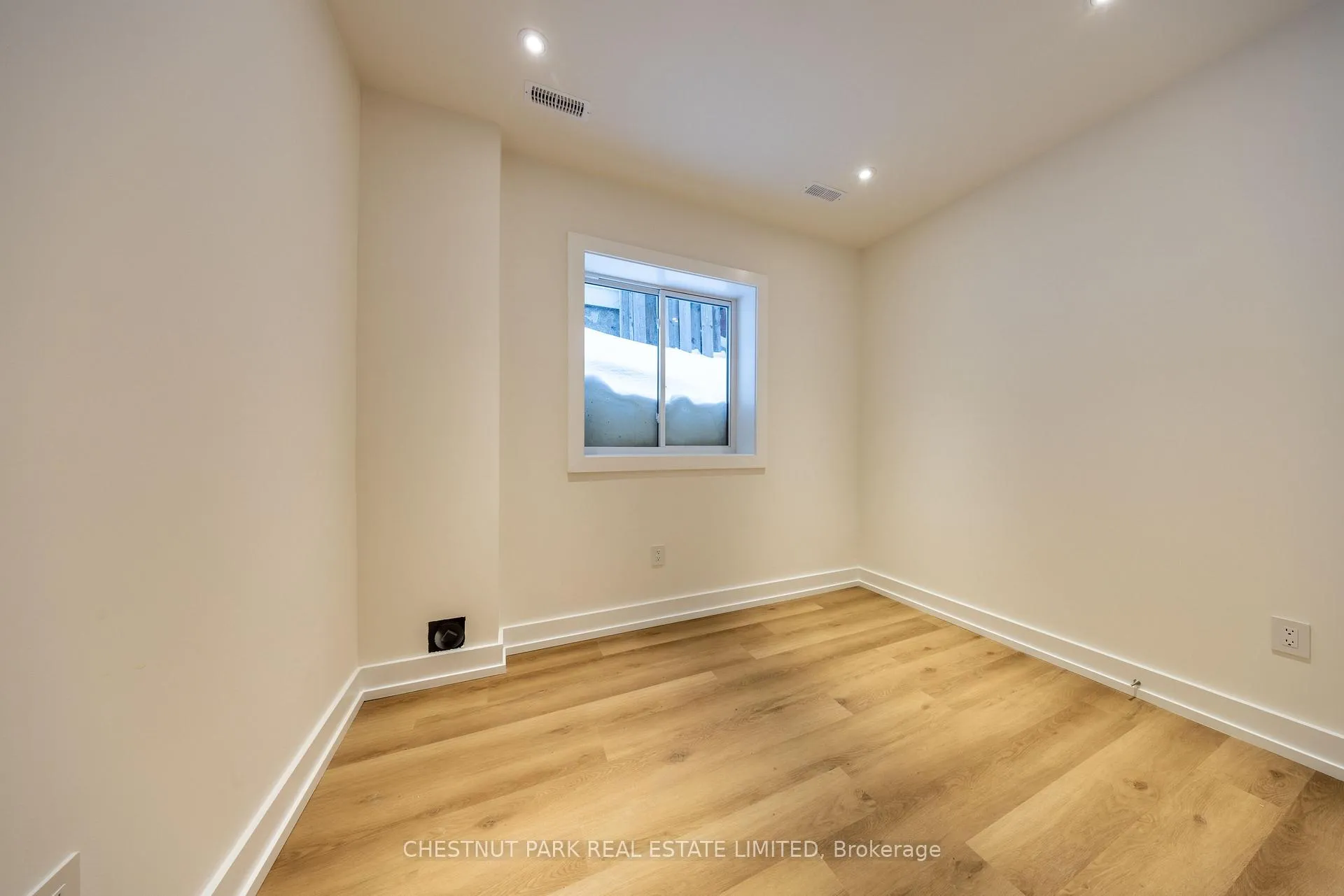 Photo 11 of Unit A, 29 Hatherley Road, Toronto, Caledonia-Fairbank — HOMEH