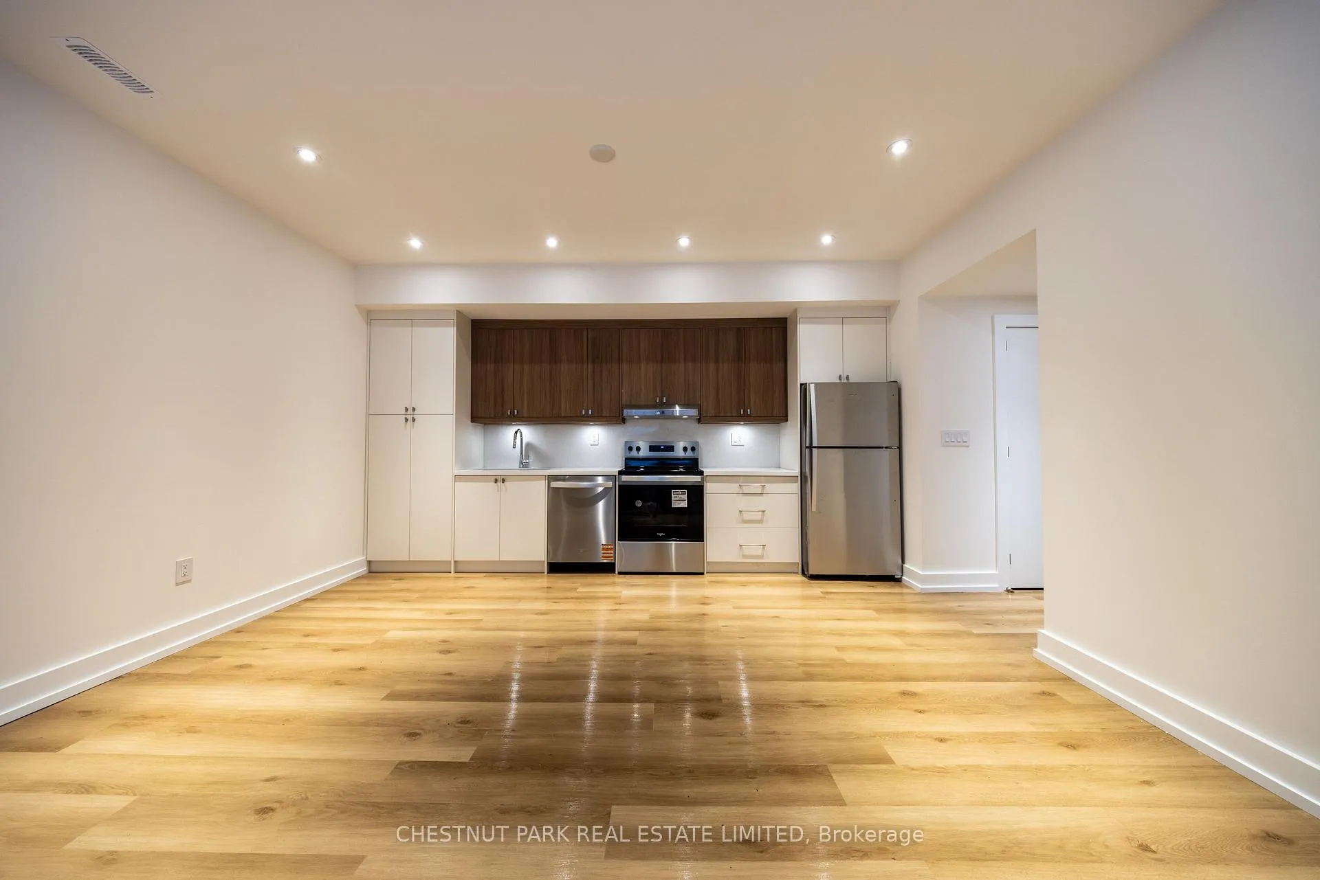 Photo 13 of Unit A, 29 Hatherley Road, Toronto, Caledonia-Fairbank — HOMEH