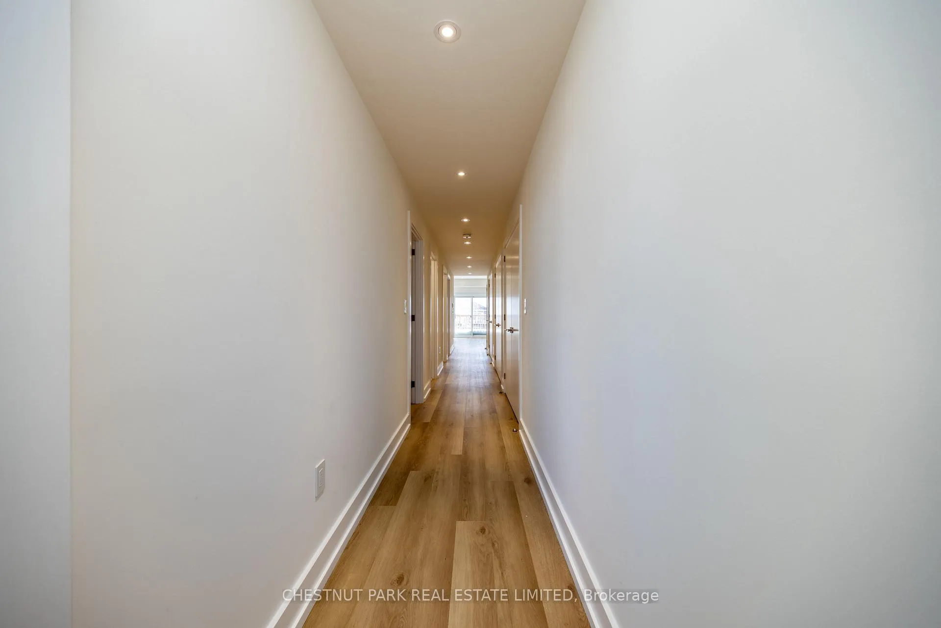 Photo 2 of Unit B, 29 Hatherley Road, Toronto, Caledonia-Fairbank — HOMEH