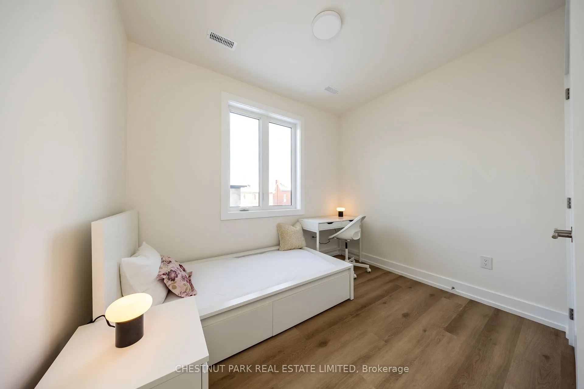 Photo 6 of Unit B, 29 Hatherley Road, Toronto, Caledonia-Fairbank — HOMEH