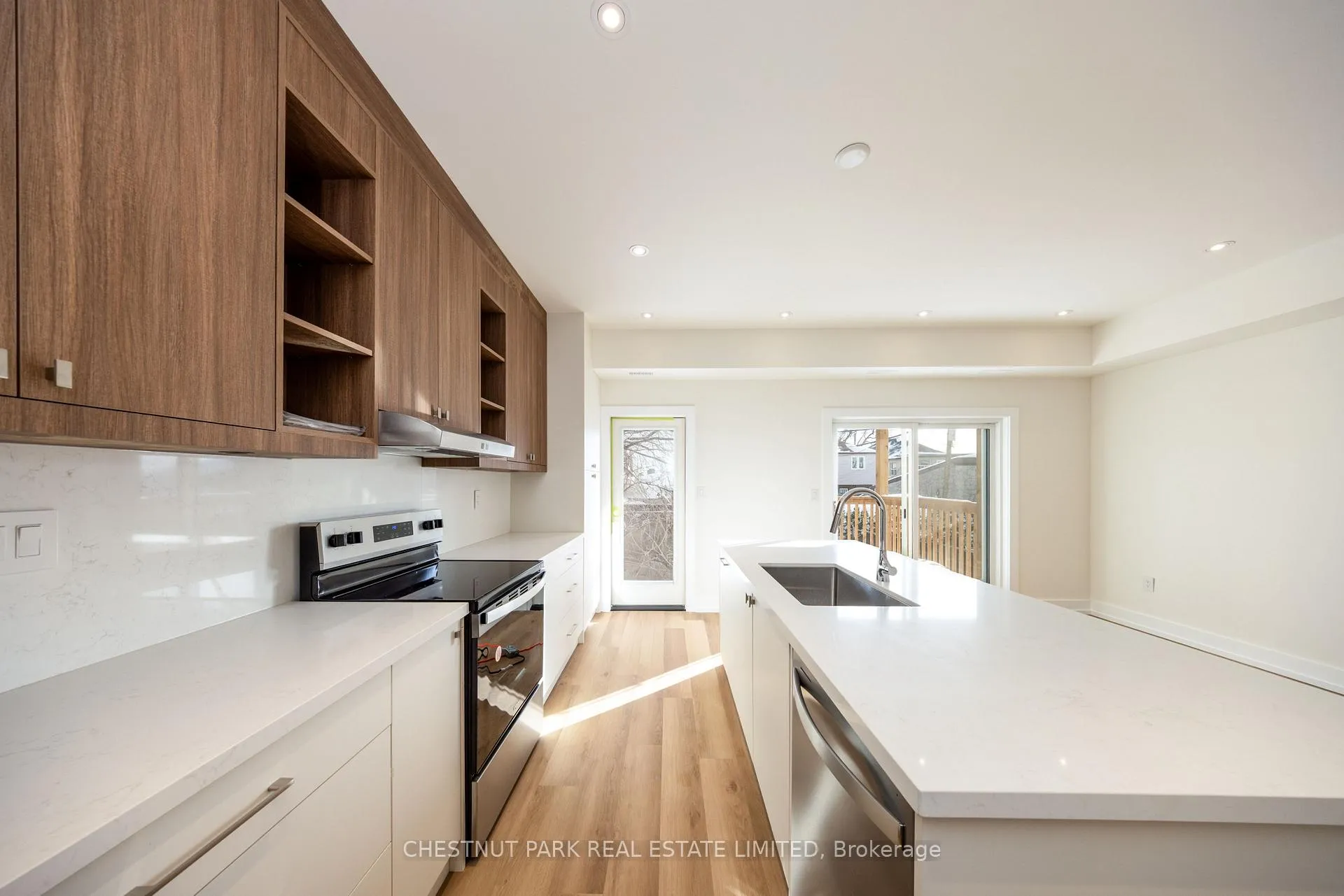 Photo 16 of Unit B, 29 Hatherley Road, Toronto, Caledonia-Fairbank — HOMEH