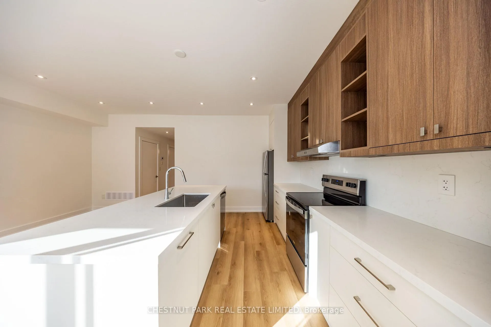 Photo 17 of Unit B, 29 Hatherley Road, Toronto, Caledonia-Fairbank — HOMEH