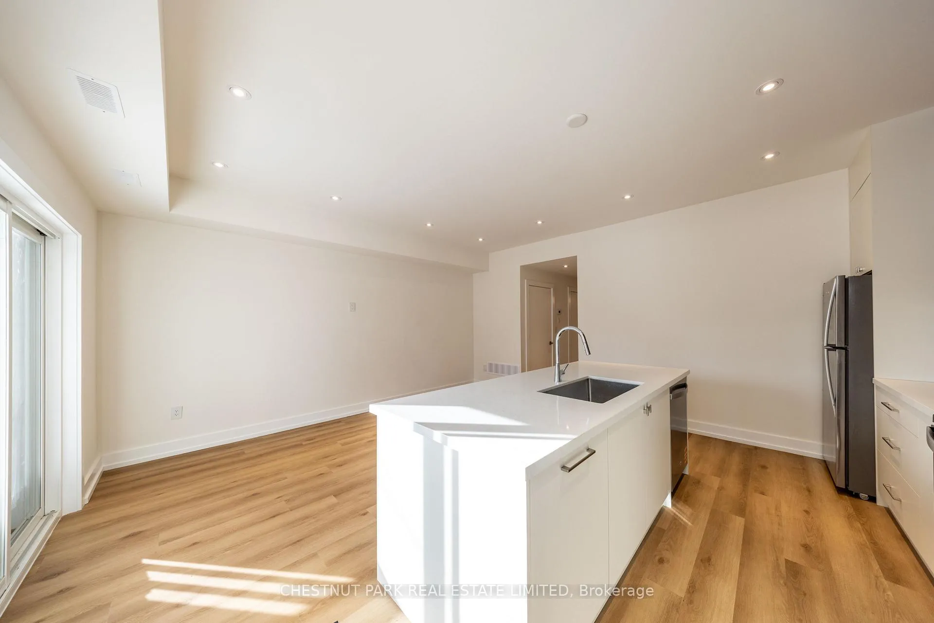 Photo 18 of Unit B, 29 Hatherley Road, Toronto, Caledonia-Fairbank — HOMEH
