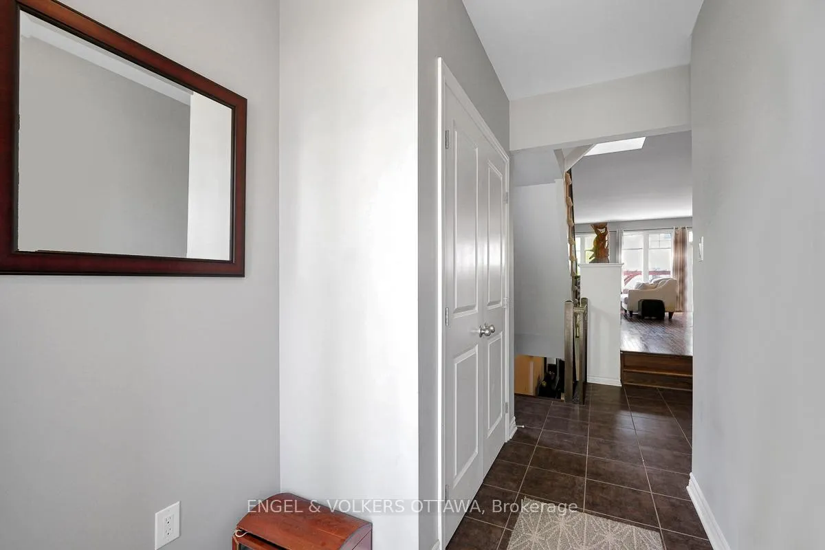 Photo 5 of 701 Hazelnut Crescent, Ottawa, Blossom Park/Kemp Park/Findlay Creek — HOMEH