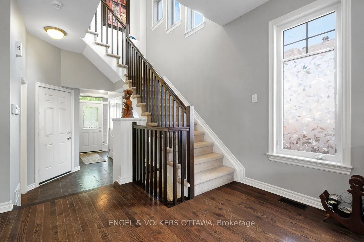 Photo 7 of 701 Hazelnut Crescent, Ottawa, Blossom Park/Kemp Park/Findlay Creek — HOMEH