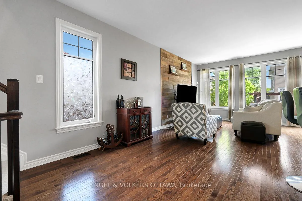 Photo 8 of 701 Hazelnut Crescent, Ottawa, Blossom Park/Kemp Park/Findlay Creek — HOMEH
