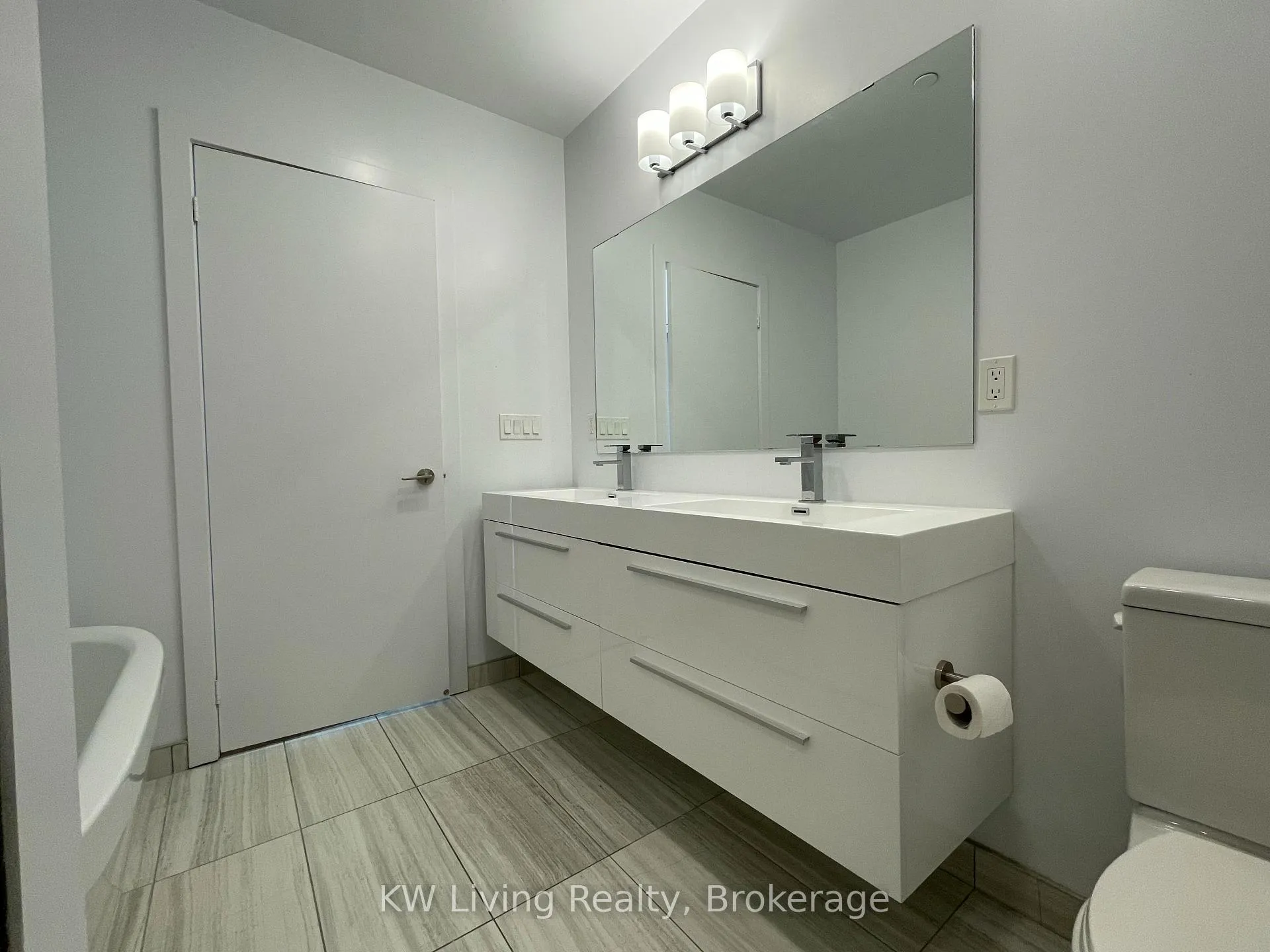 Photo 16 of Unit 2208, 181 Bedford Road, Toronto, The Annex — HOMEH