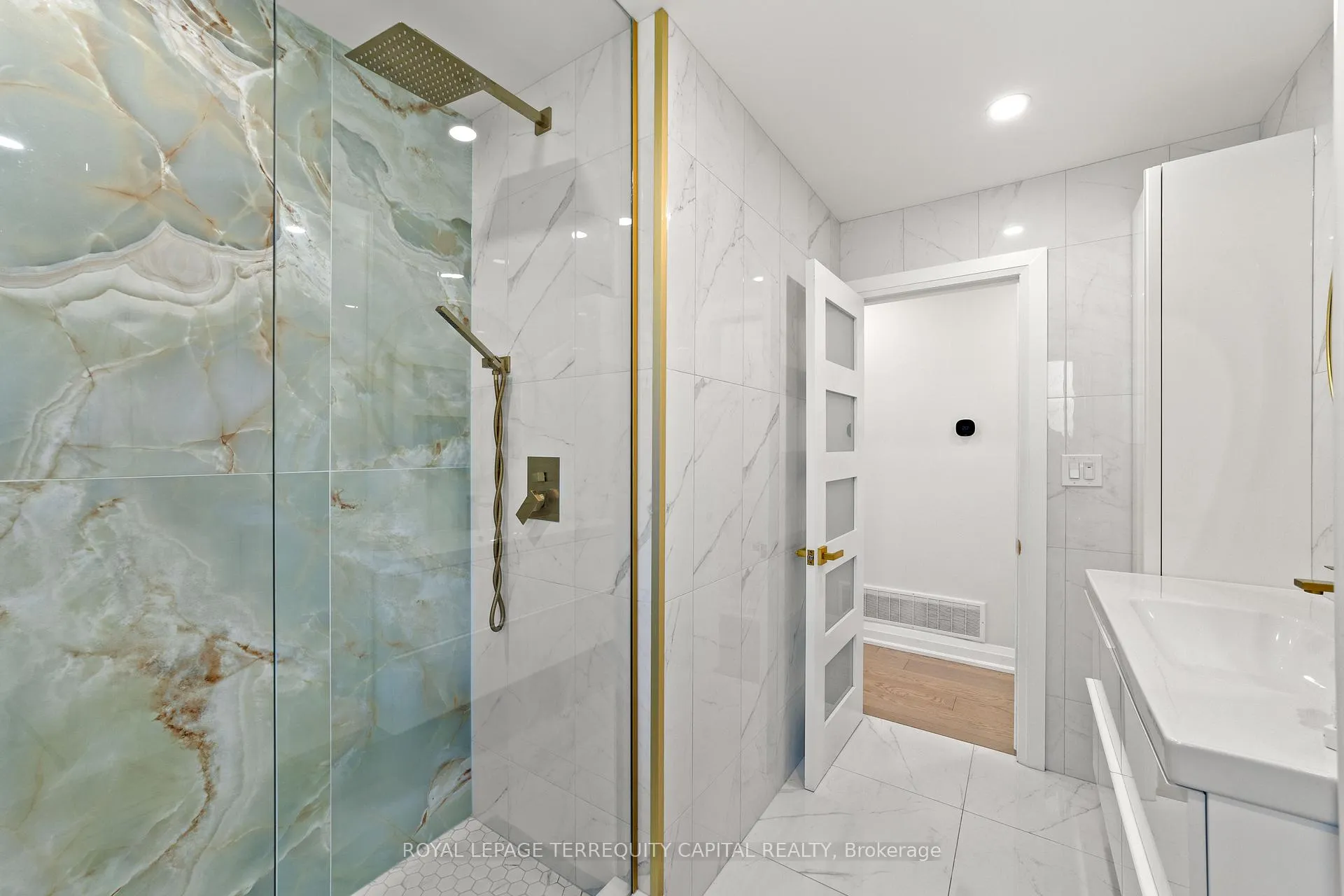 Photo 33 of 730 Hyde Road, Burlington, Brant — HOMEH