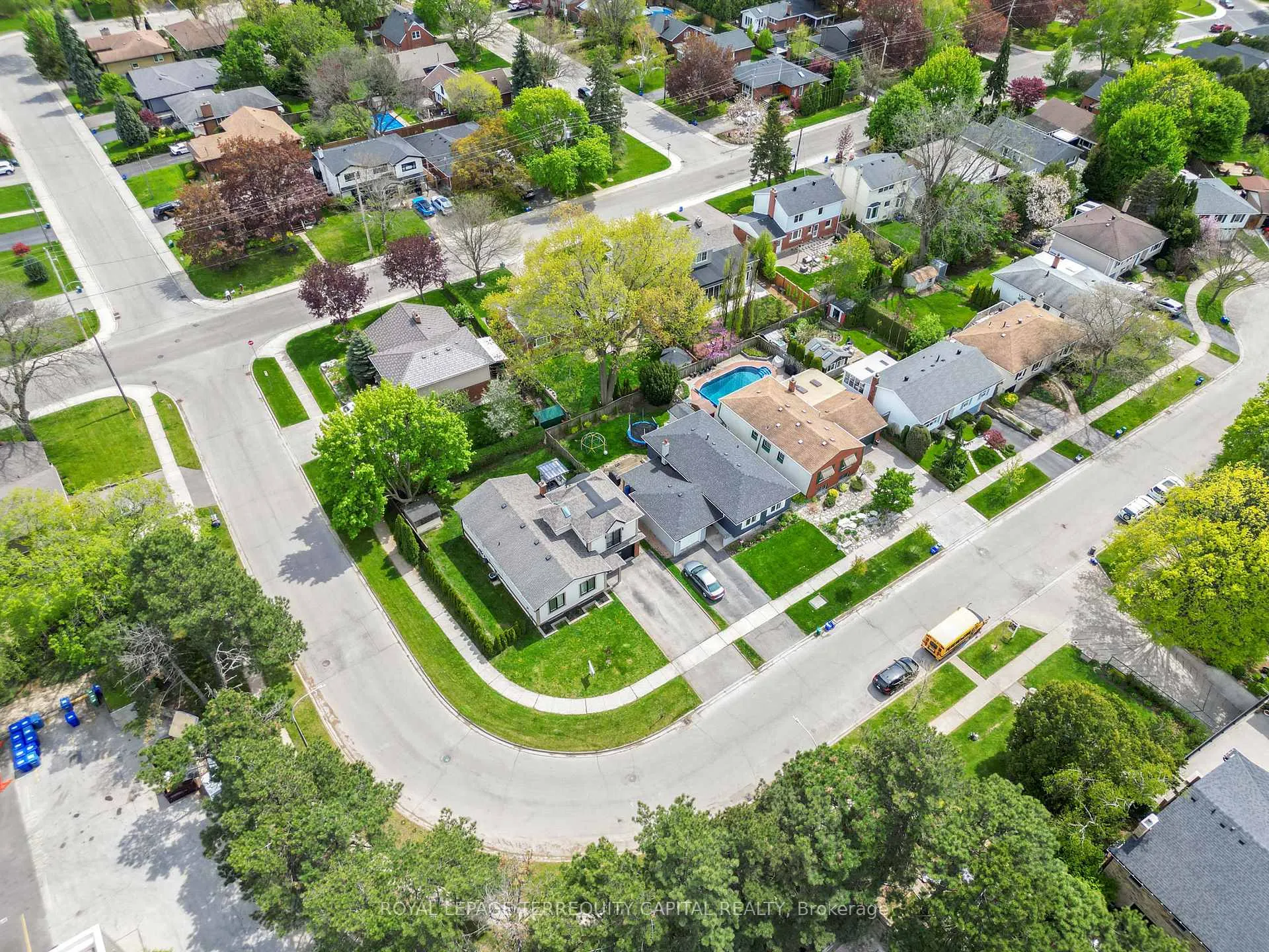 Photo 49 of 730 Hyde Road, Burlington, Brant — HOMEH