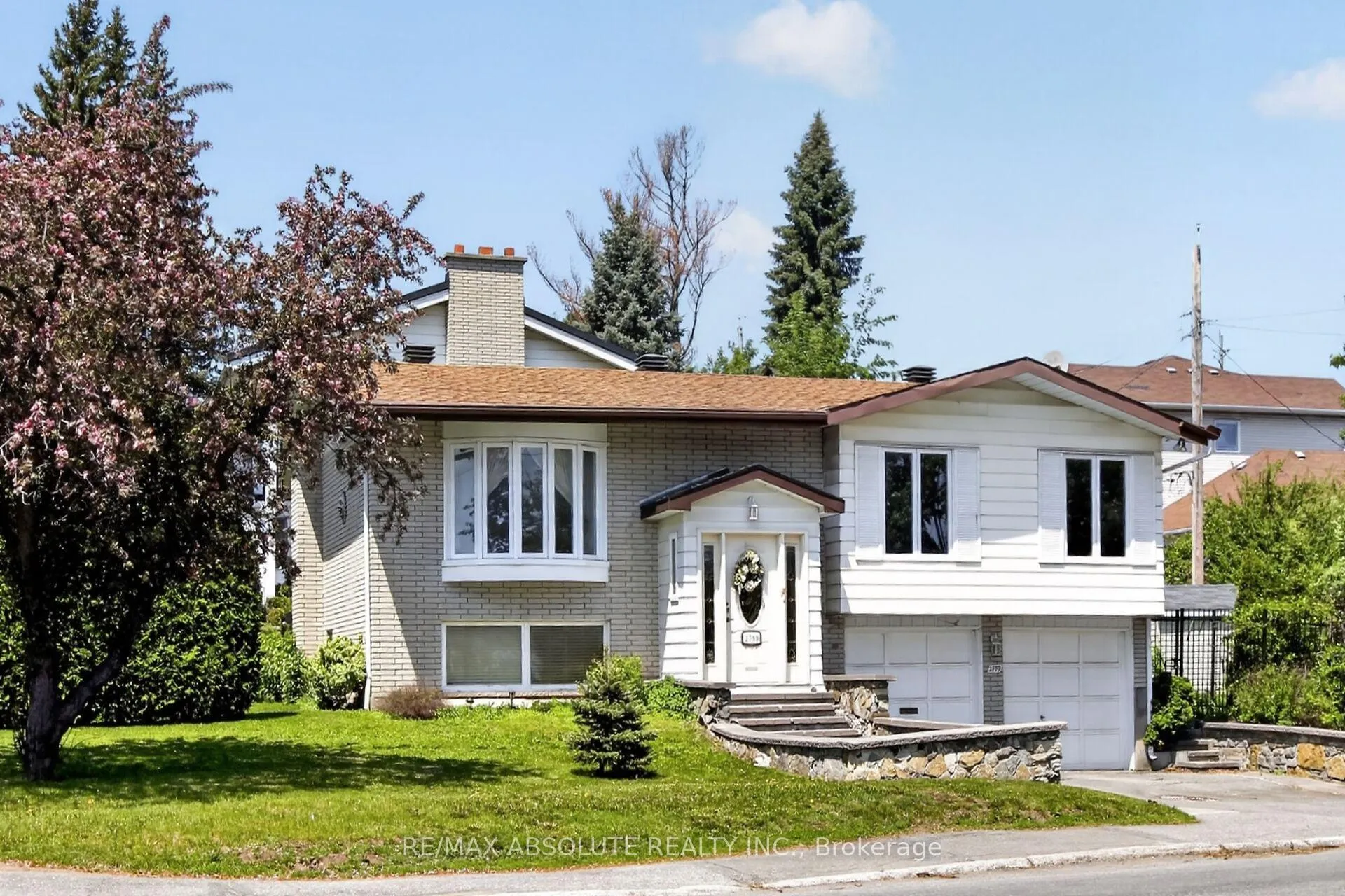 Photo 3 of 2799 Dumaurier Avenue, Ottawa, Fairfield Heights — HOMEH