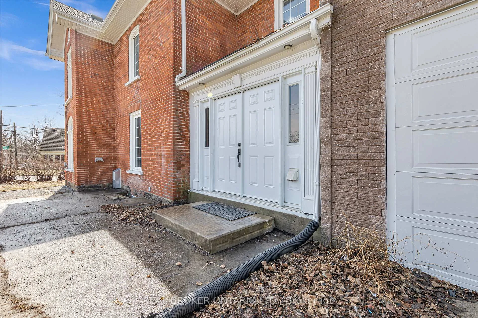 Photo 5 of Unit MAIN, 52 Victoria Avenue N, Peterborough, Northcrest Ward 5 — HOMEH