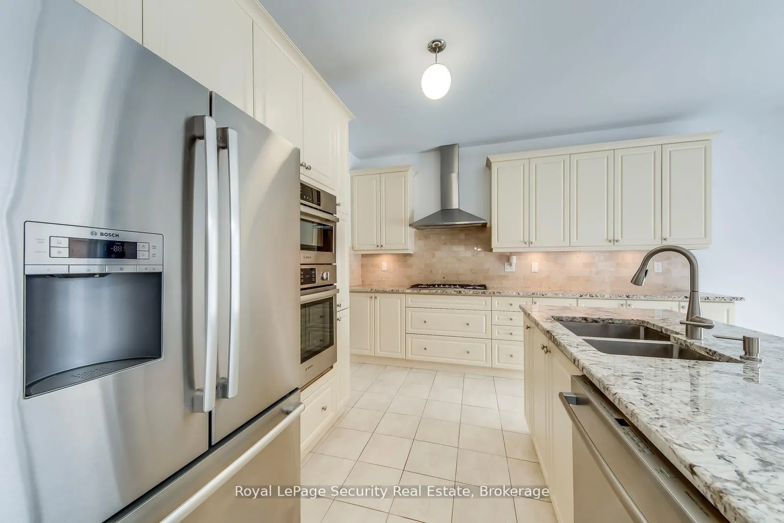 Photo 16 of 757 Halbert Drive, Shelburne — HOMEH