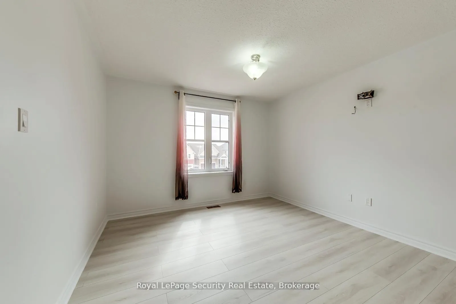 Photo 22 of 757 Halbert Drive, Shelburne — HOMEH