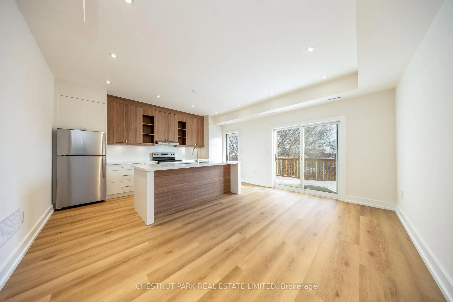 Photo 2 of Unit D, 29 Hatherley Road, Toronto, Caledonia-Fairbank — HOMEH