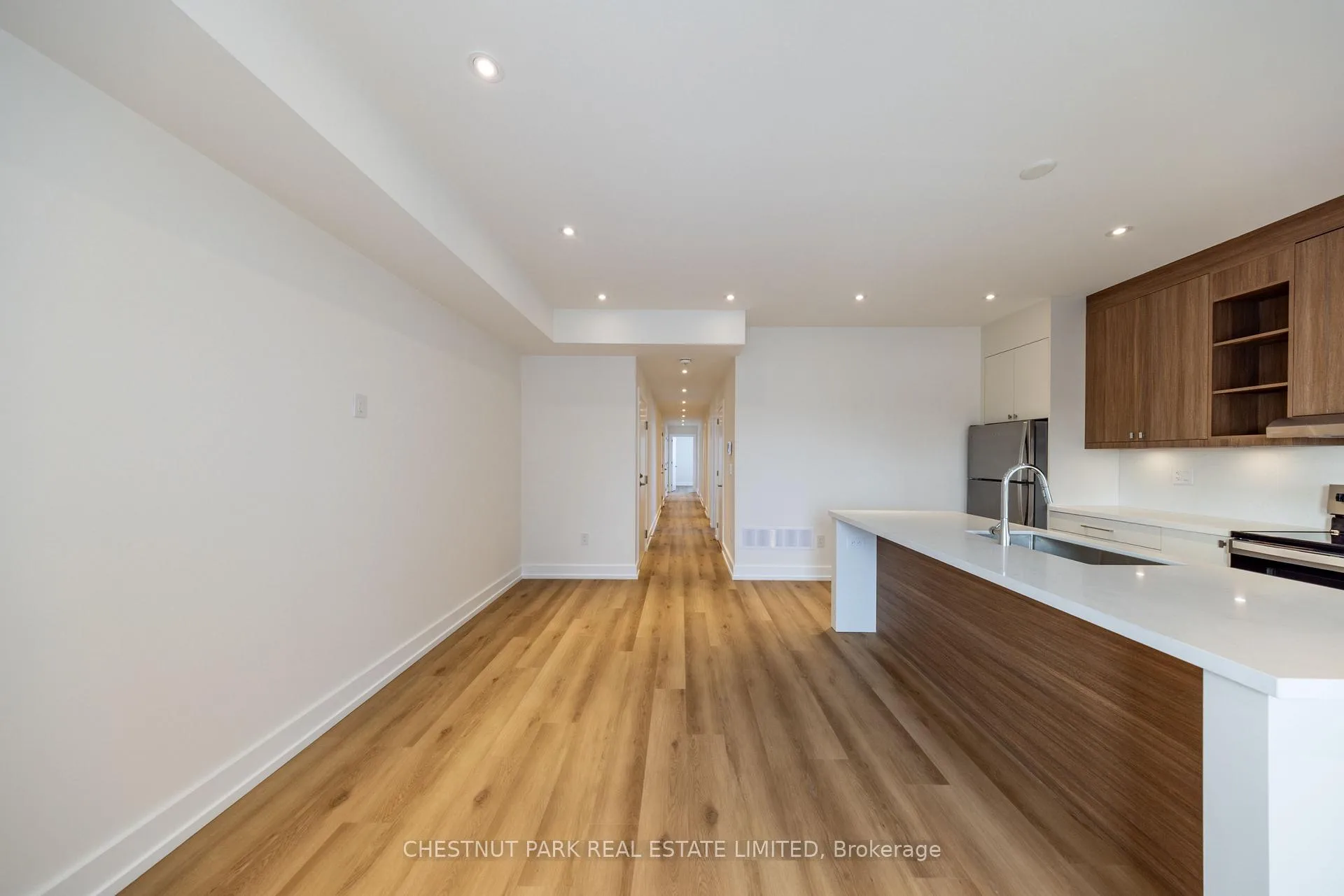 Photo 10 of Unit D, 29 Hatherley Road, Toronto, Caledonia-Fairbank — HOMEH